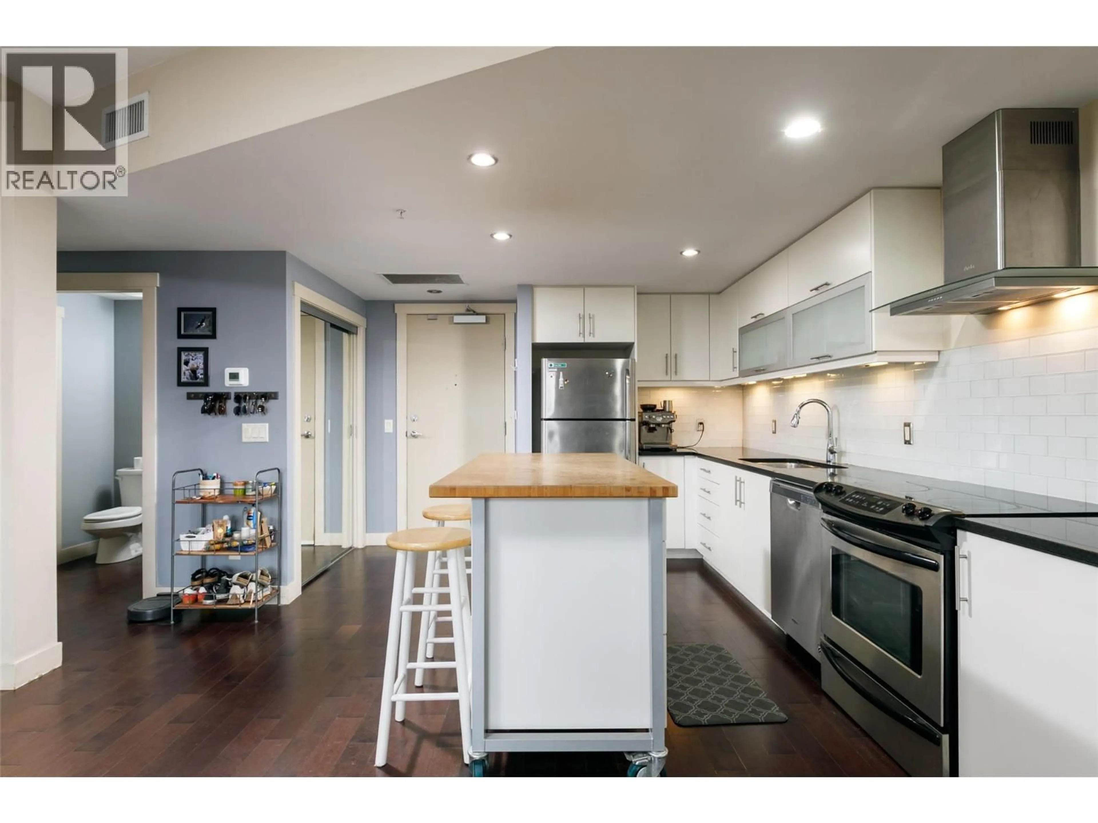 Open concept kitchen, unknown for 203 - 700 MARTIN AVENUE, Kelowna British Columbia V1Y6V3