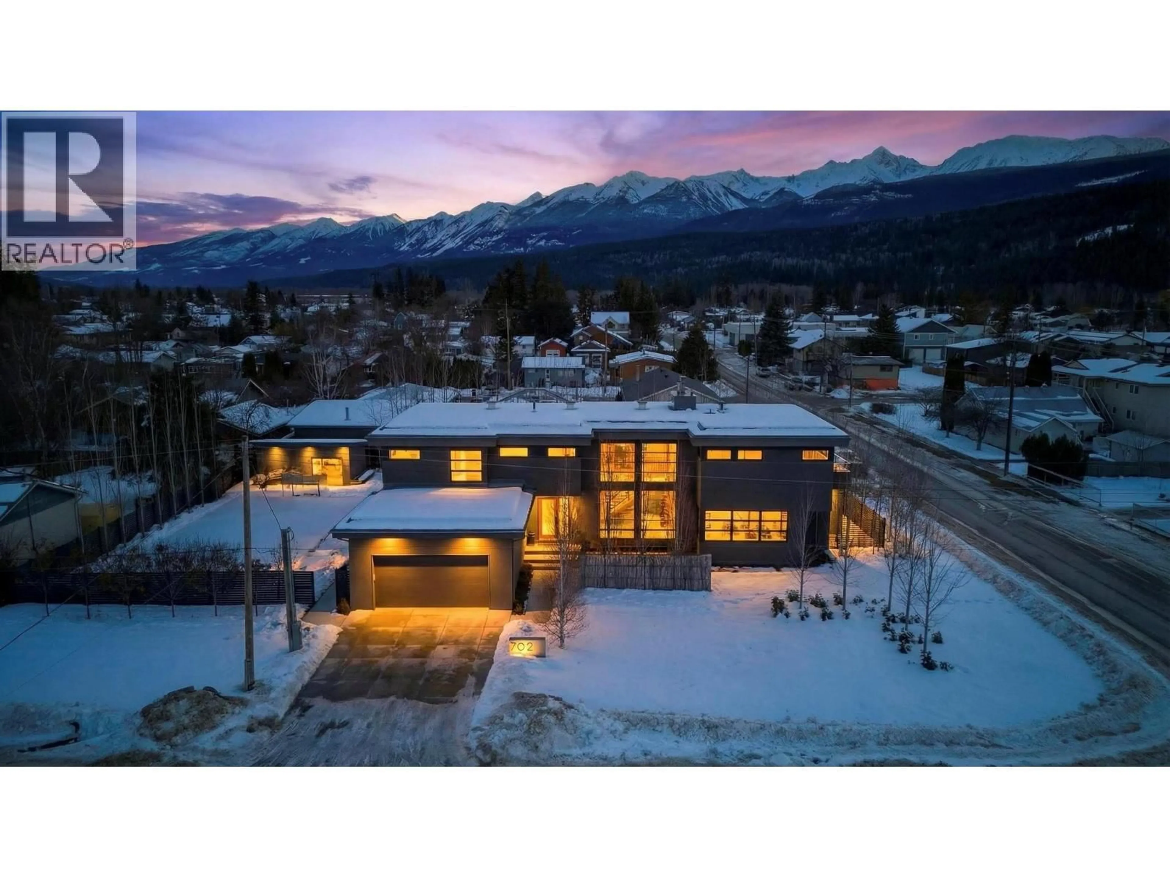 A pic from outside/outdoor area/front of a property/back of a property/a pic from drone, mountain view for 702 7TH STREET, Golden British Columbia V0A1H0