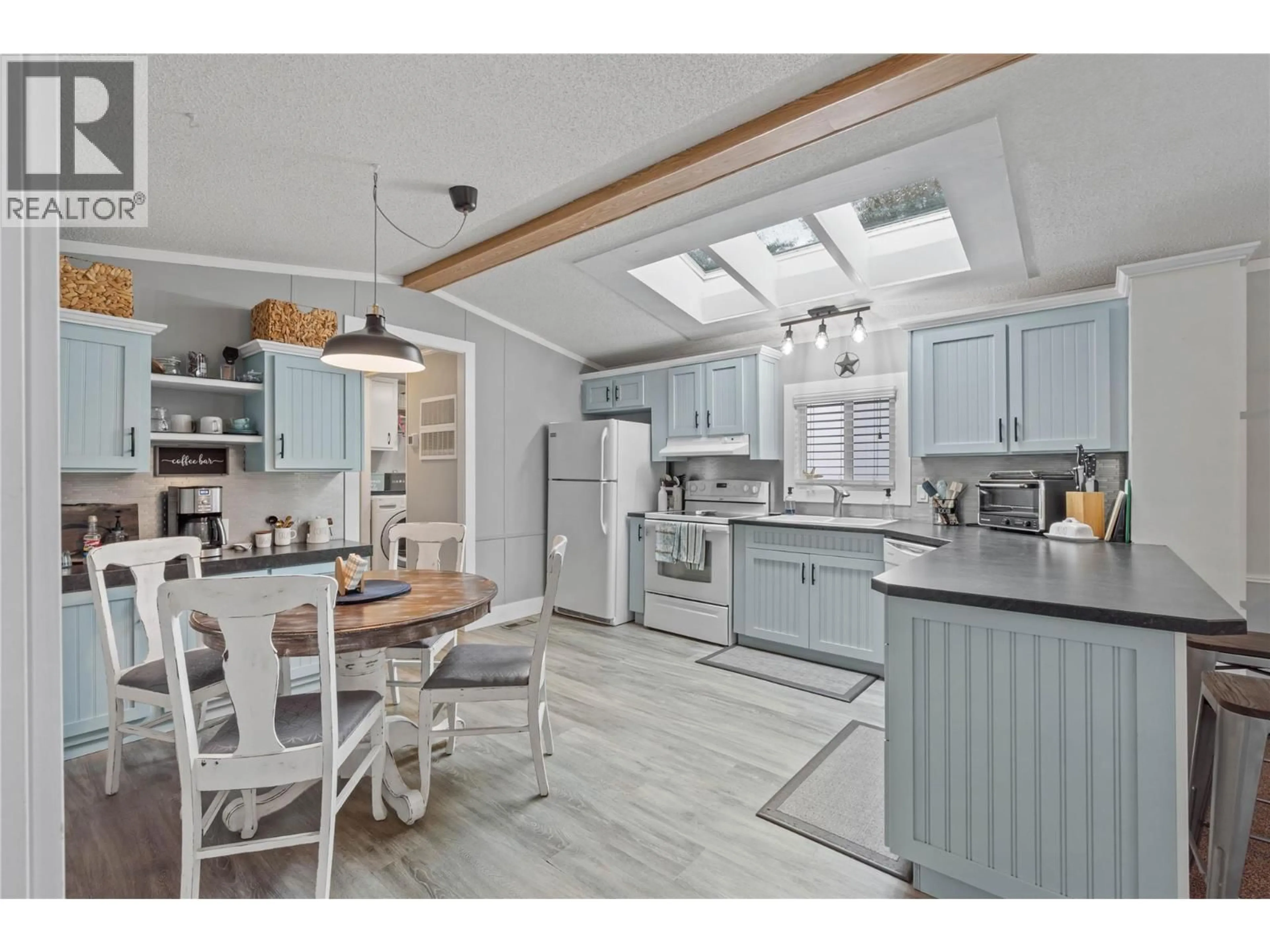 Open concept kitchen, unknown for 62 - 1555 HOWE ROAD, Kamloops British Columbia V1S1V1