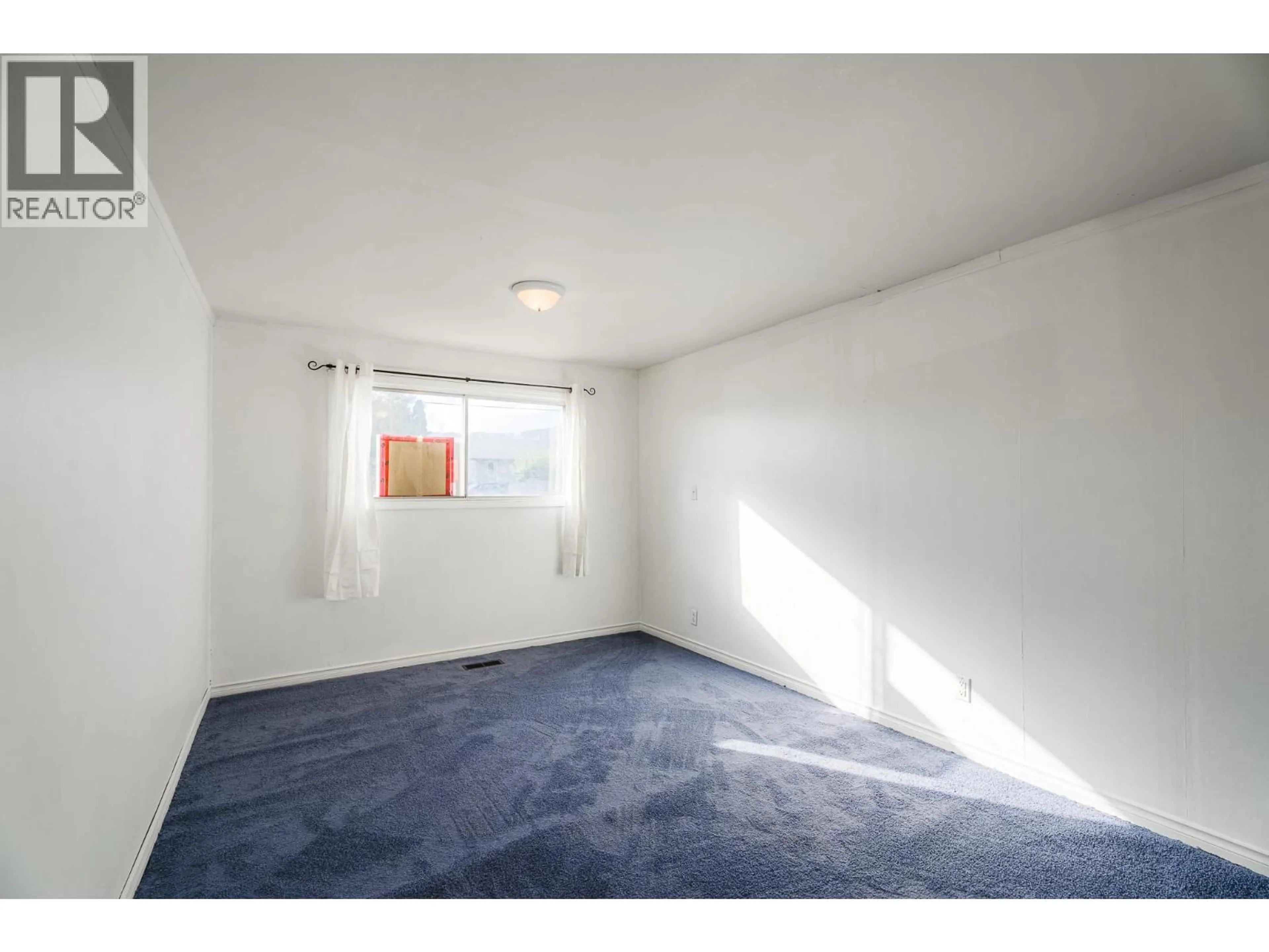 A pic of a room for 928 SHERBROOKE AVENUE, Kamloops British Columbia V2B1W2