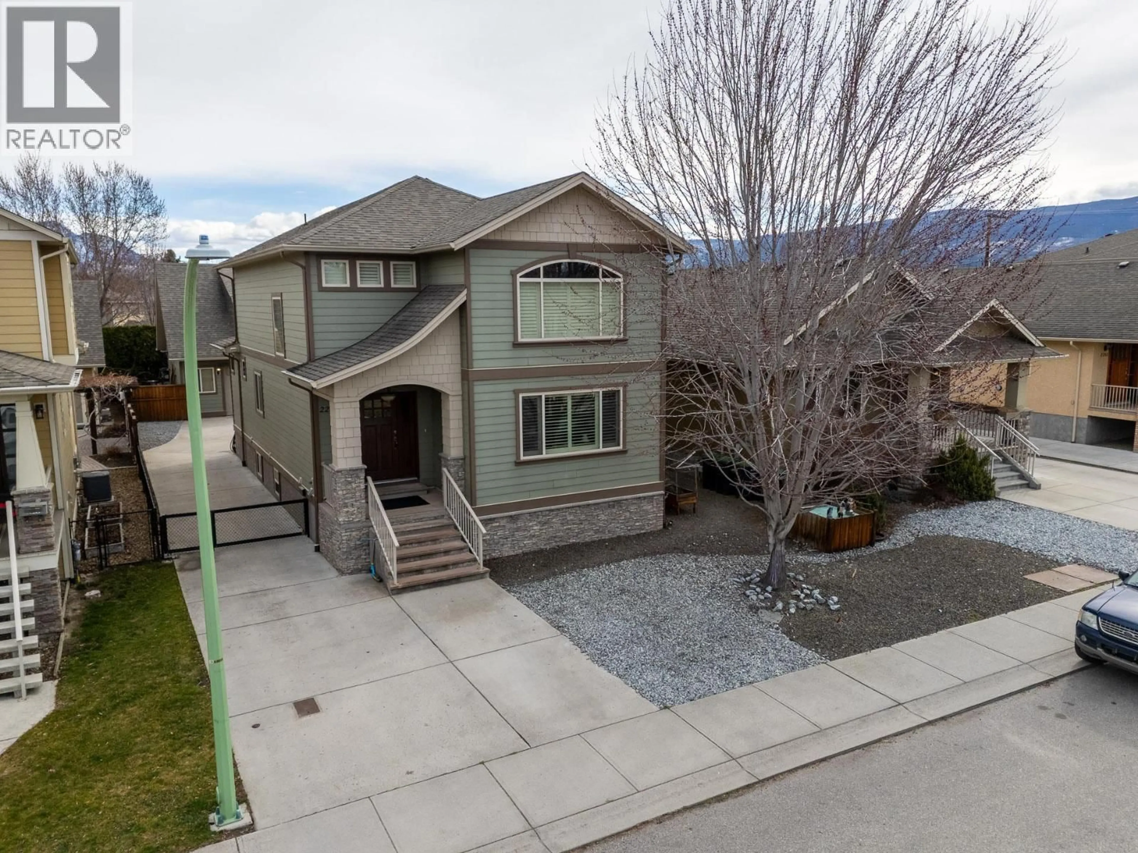 A pic from outside/outdoor area/front of a property/back of a property/a pic from drone, street for 2253 WILKINSON STREET, Kelowna British Columbia V1Y8V7