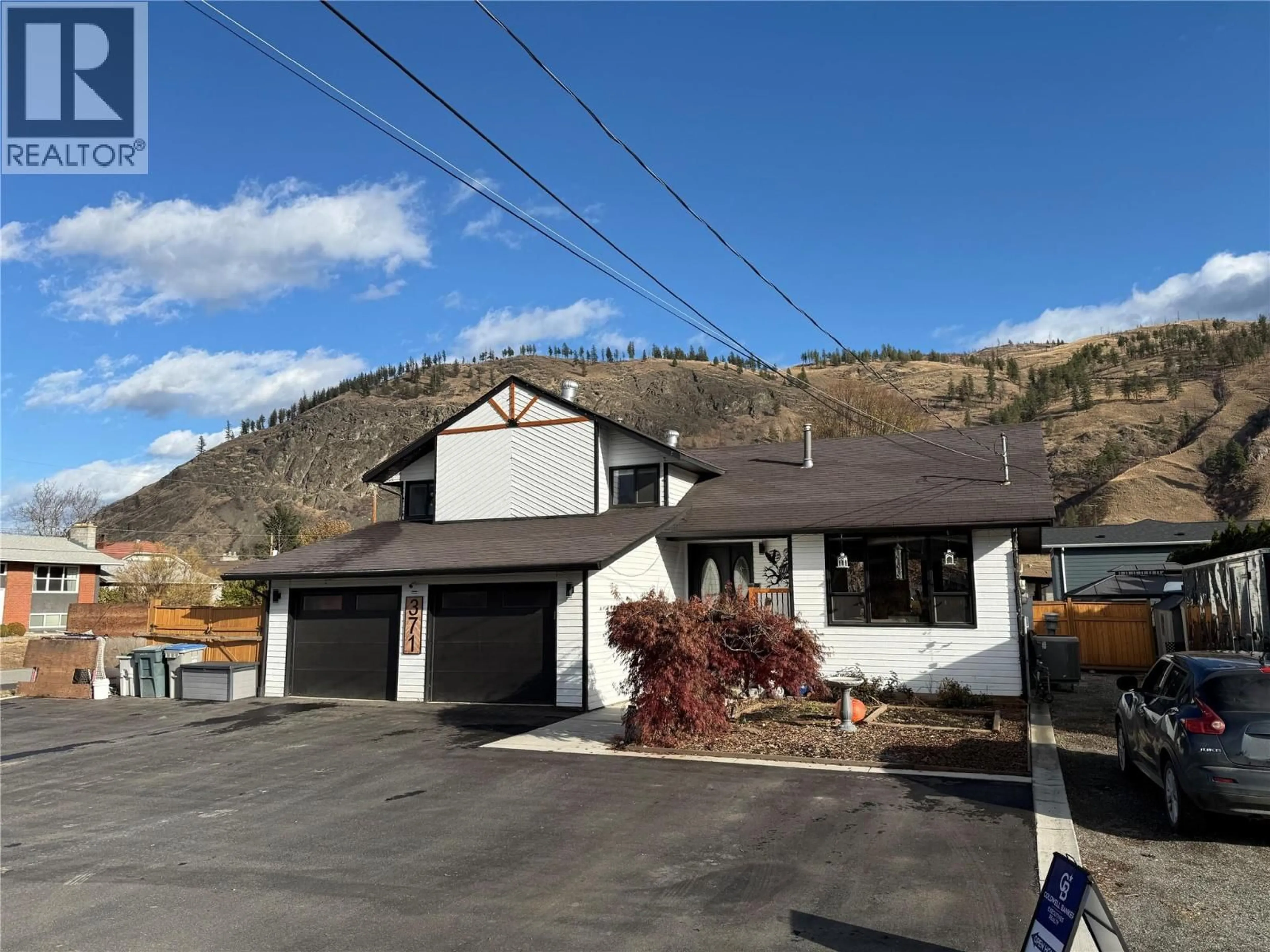 Home with vinyl exterior material, street for 371 MONTEGO ROAD, Kamloops British Columbia V2H1N1