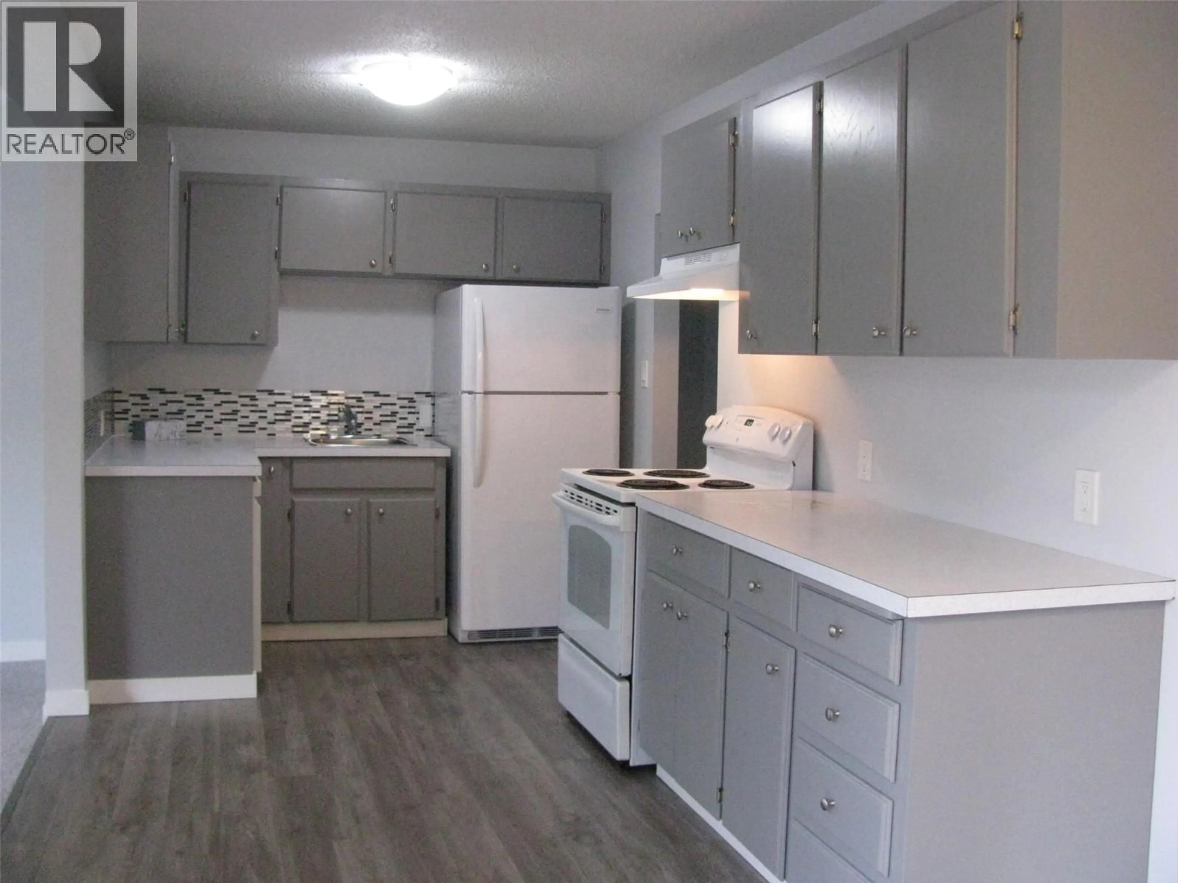 Standard kitchen, unknown for 11018 VICTORIA ROAD SOUTH, Summerland British Columbia V0H1Z2