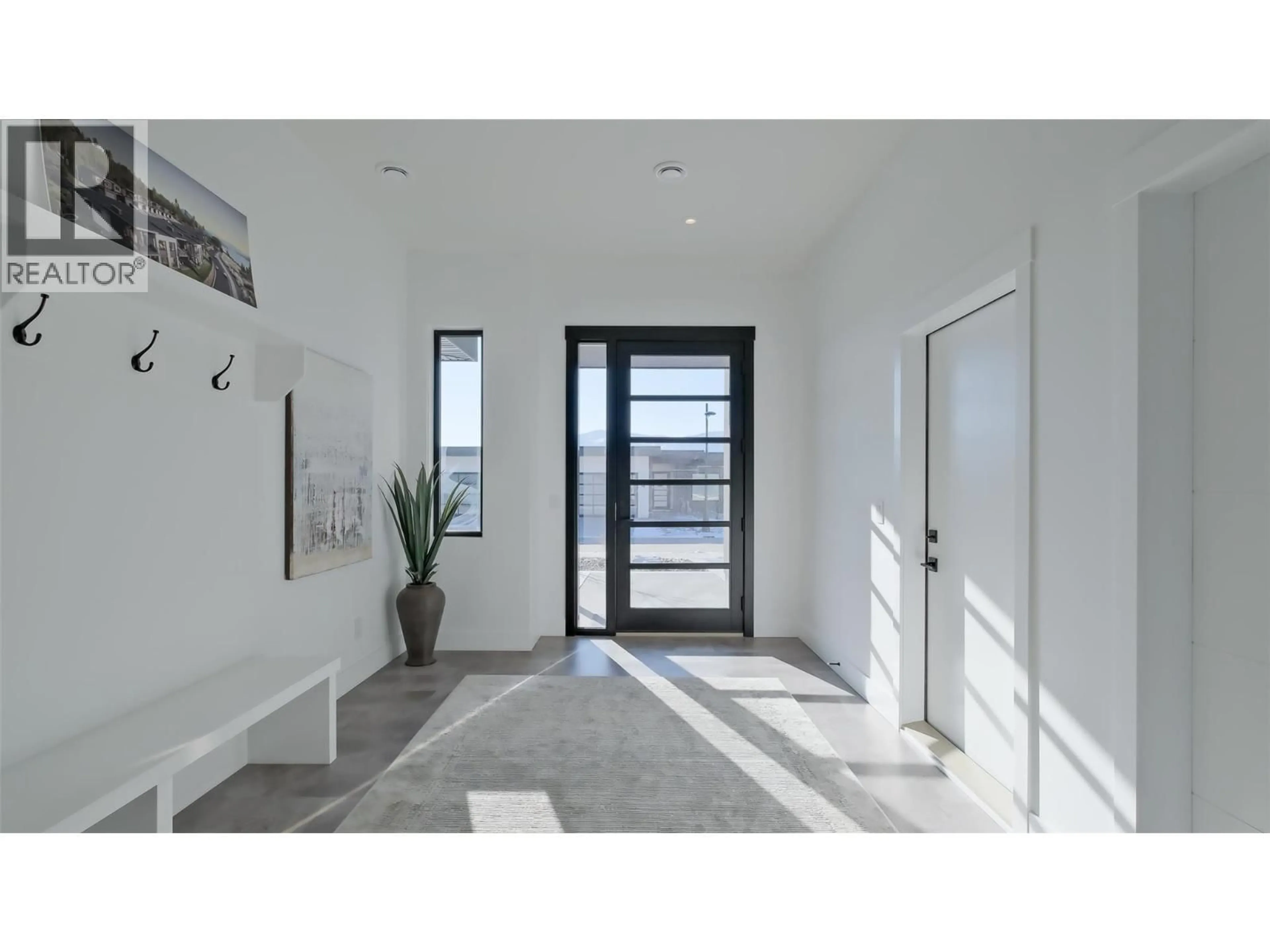 Indoor entryway for 17 - 9201 OKANAGAN CENTRE ROAD WEST, Lake Country British Columbia V4V0B8