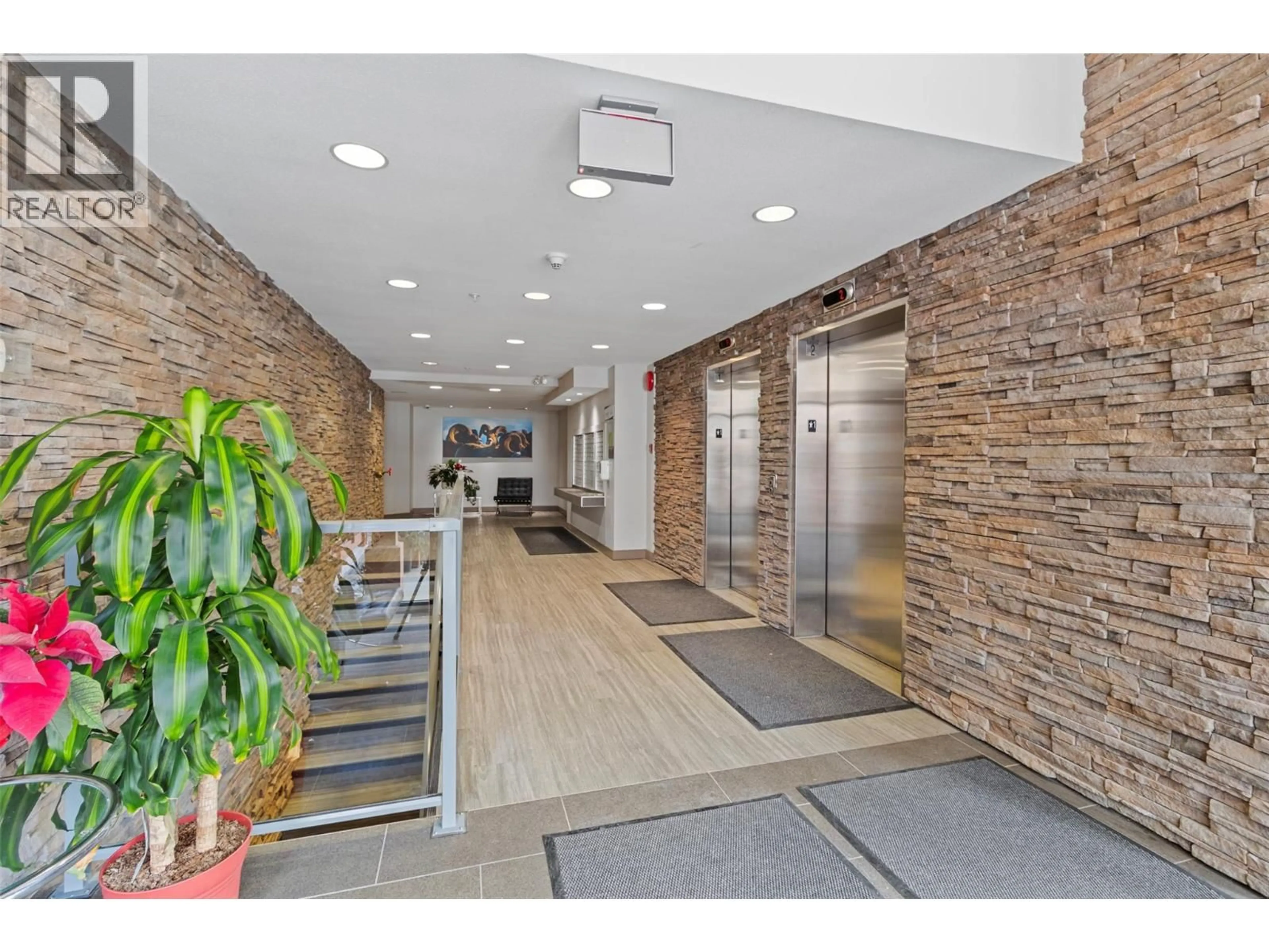 Indoor foyer for 2411 - 1030 TALASA WAY, Kamloops British Columbia V2H0C3