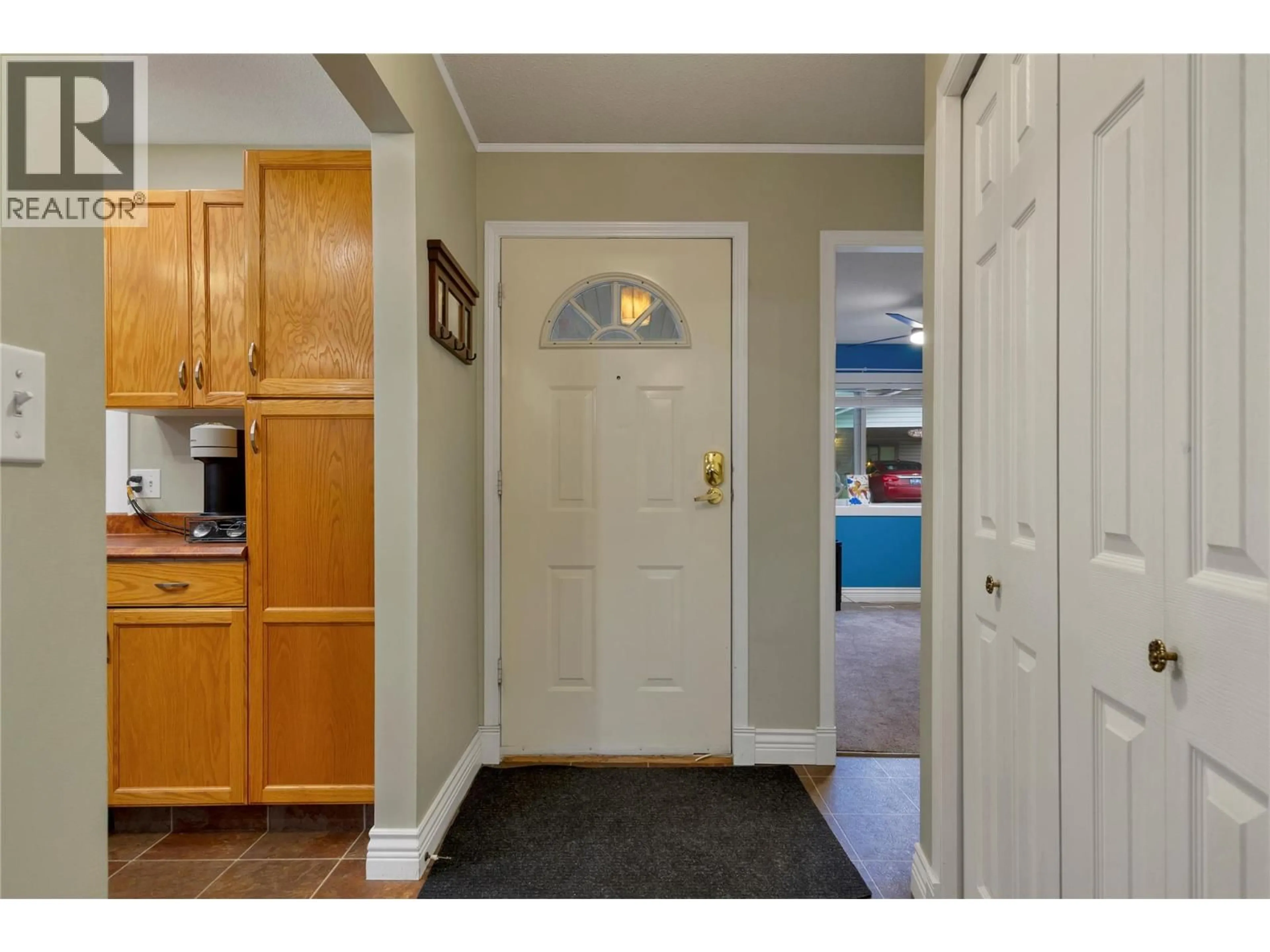 Indoor entryway for 34 - 4303 27 AVENUE, Vernon British Columbia V1T6L2