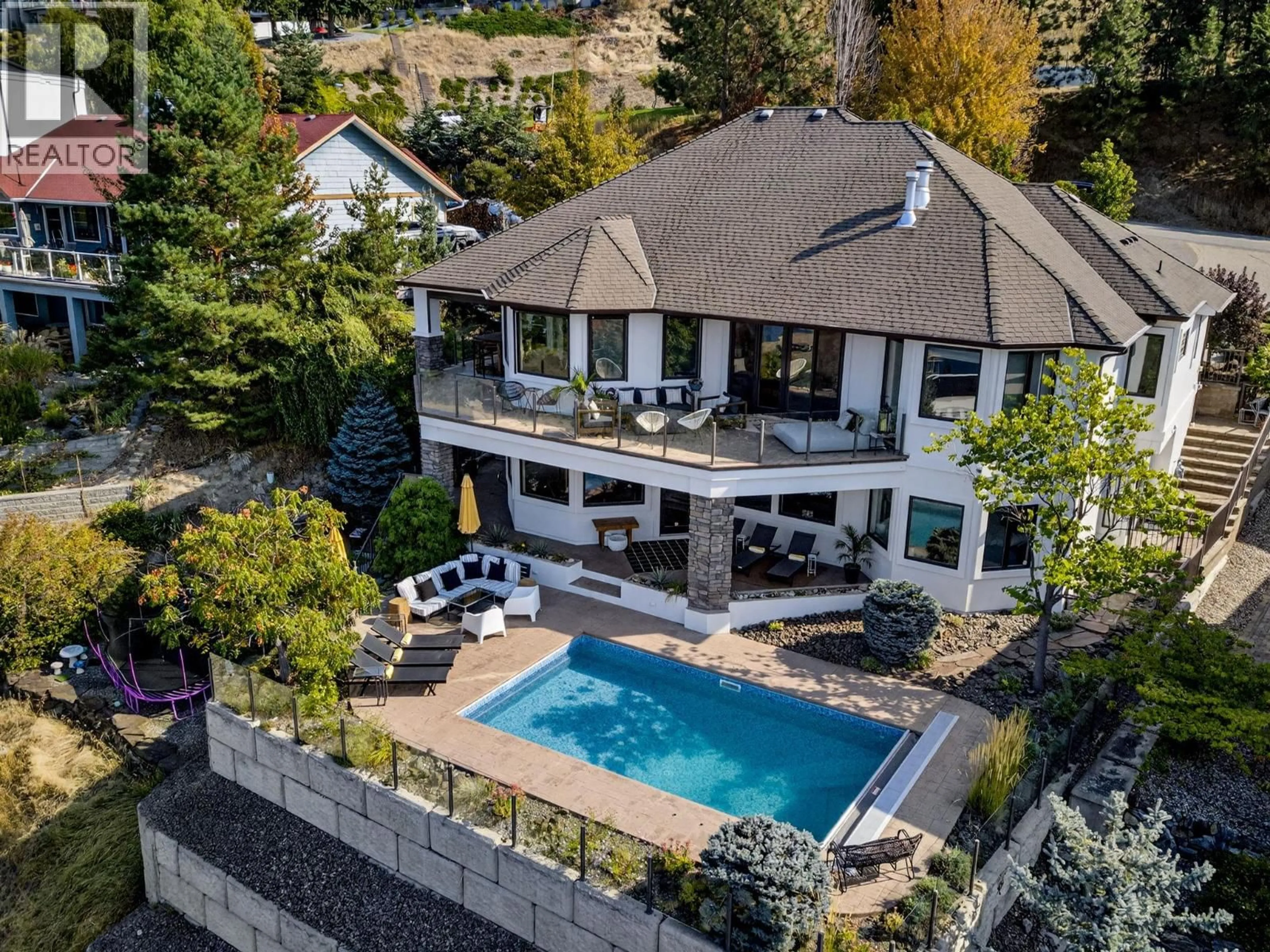A pic from outside/outdoor area/front of a property/back of a property/a pic from drone, unknown for 390 OKAVIEW ROAD, Kelowna British Columbia V1W4K3