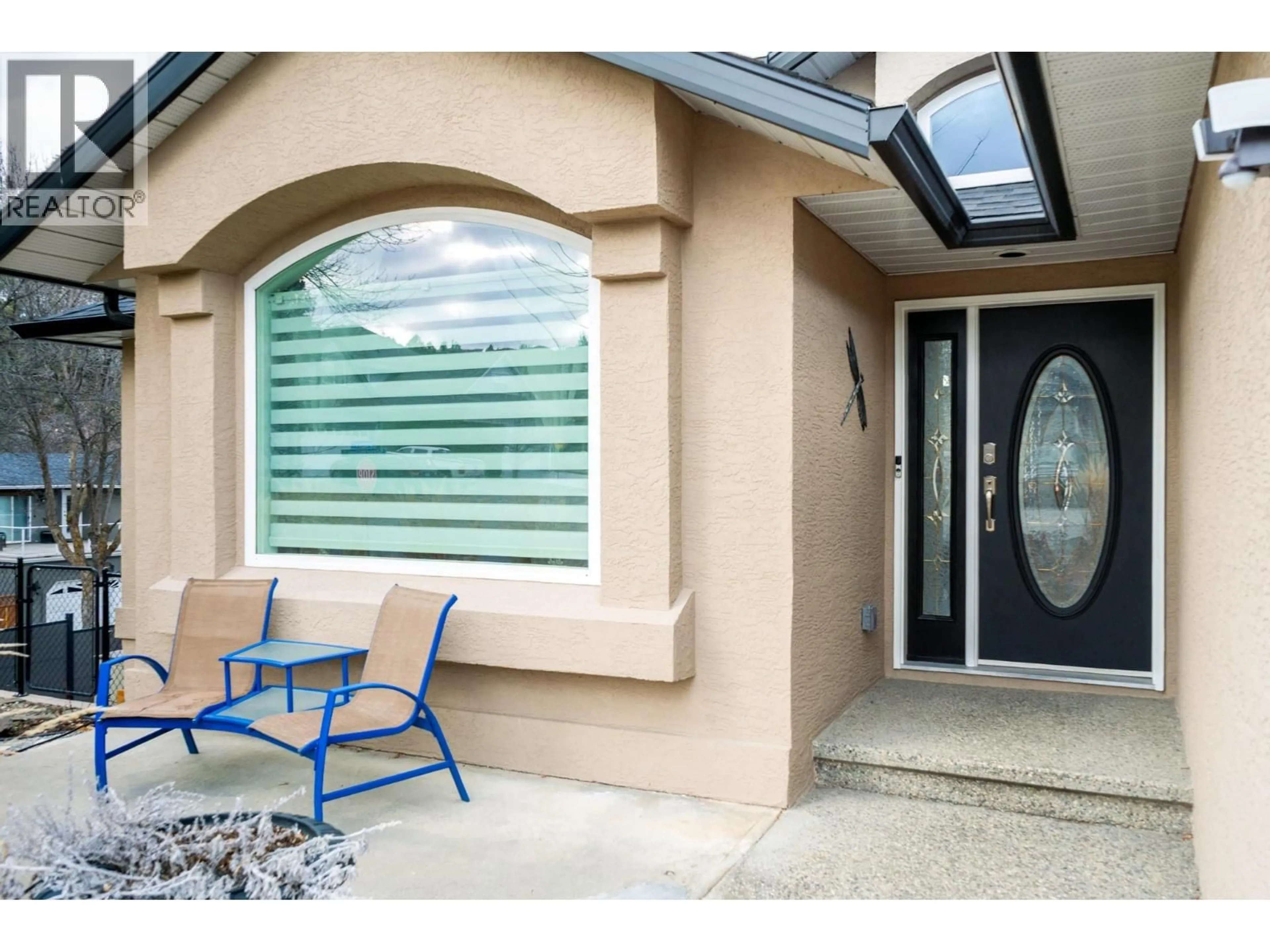 Indoor entryway for 1732 SPRUCEVIEW COURT, Kelowna British Columbia V1Y7R1