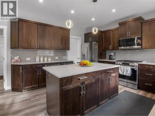 2070 LAWRENCE AVENUE, Penticton 5