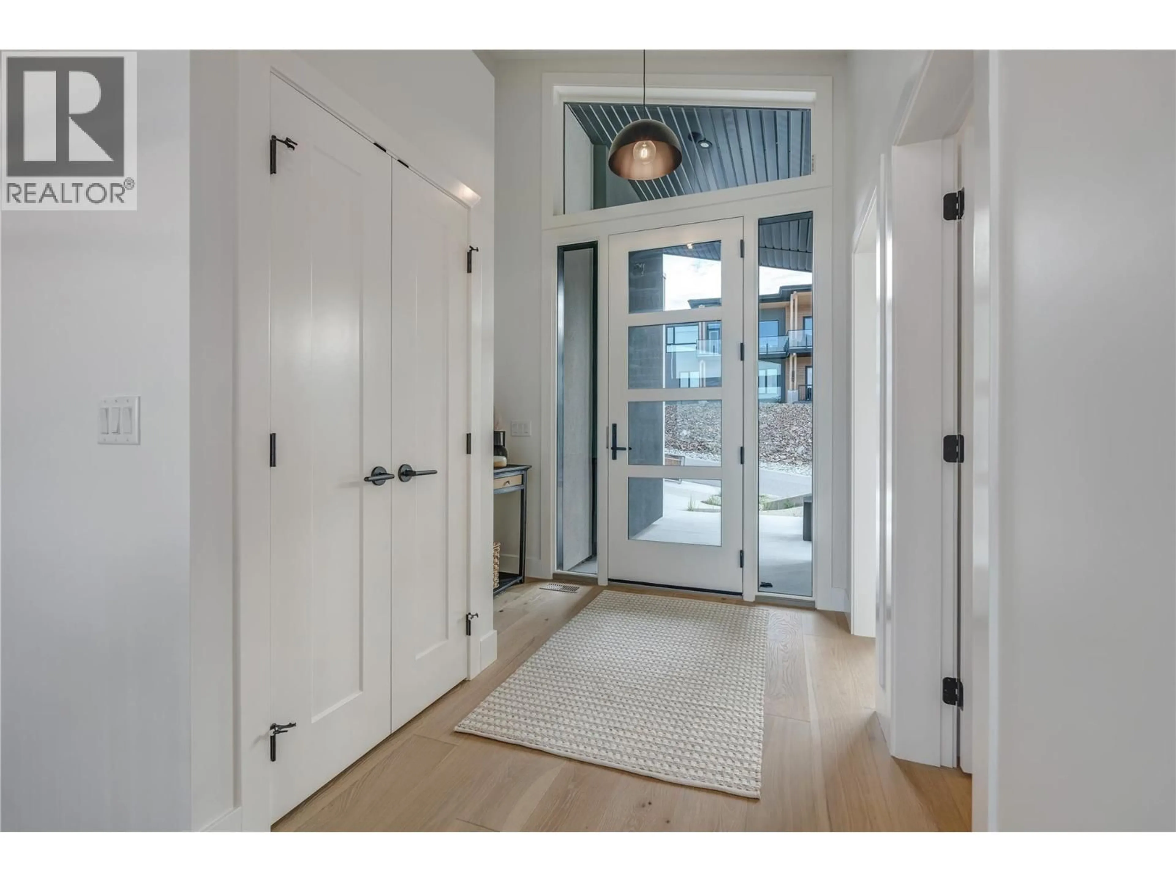 Indoor entryway for 1157 ELK STREET, Penticton British Columbia V2A0C9