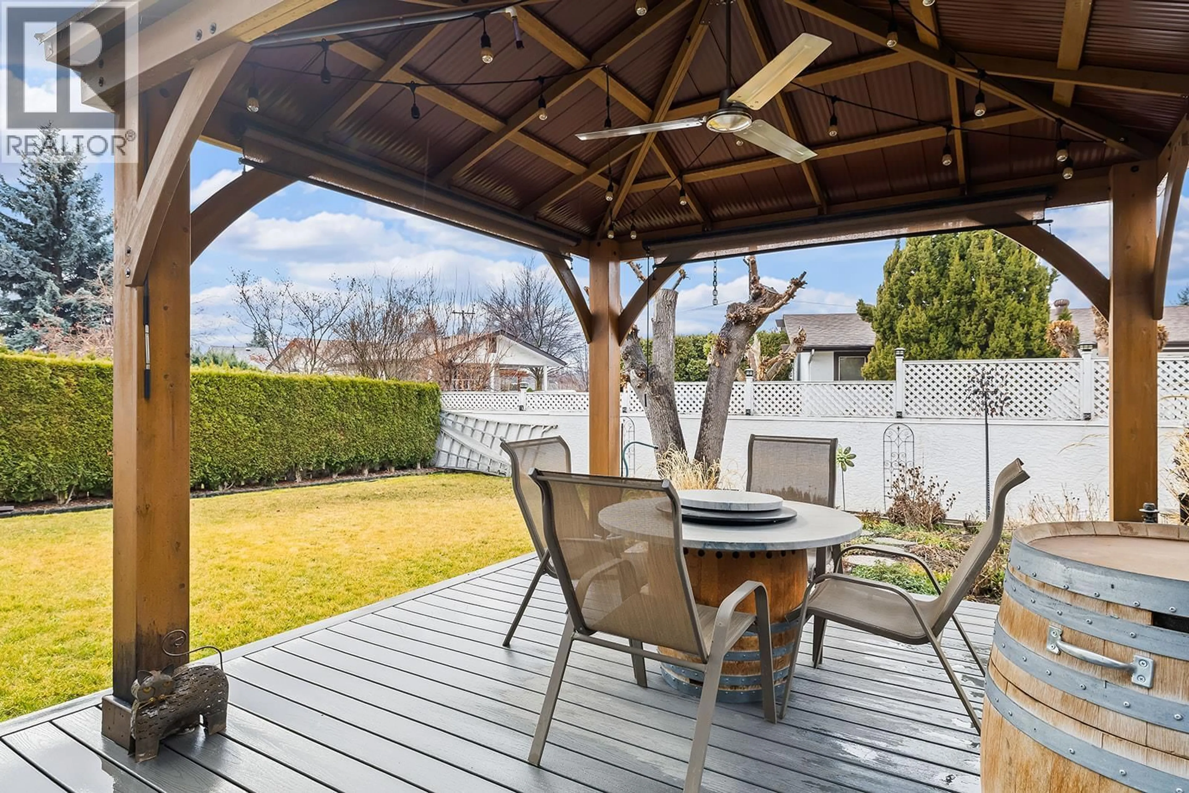 Patio, unknown for 380 HOLLYWOOD ROAD SOUTH, Kelowna British Columbia V1X3T1