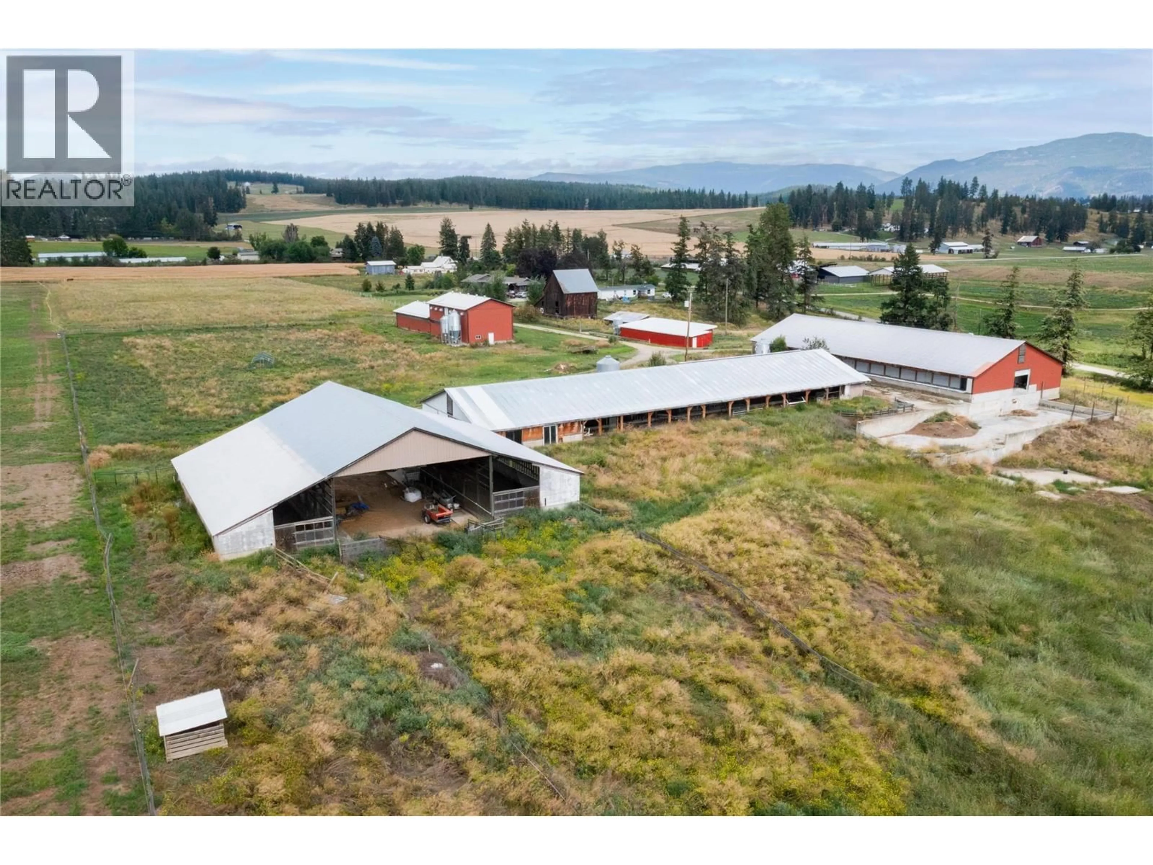 A pic from outside/outdoor area/front of a property/back of a property/a pic from drone, building for 4780 SLEEPY HOLLOW ROAD, Spallumcheen British Columbia V4Y0T8