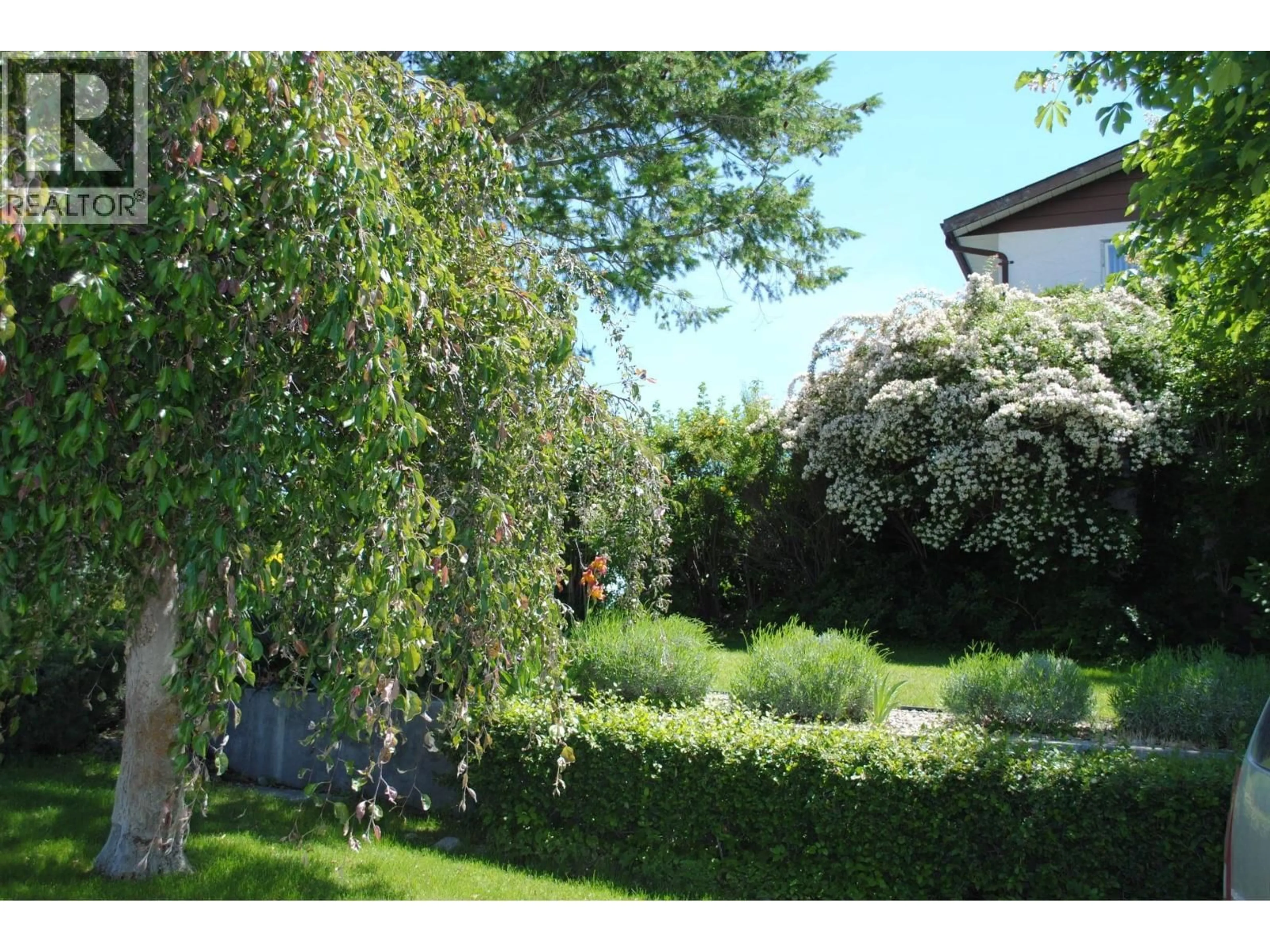 A pic from outside/outdoor area/front of a property/back of a property/a pic from drone, street for 3 DOGWOOD PLACE, Osoyoos British Columbia V0H1V1