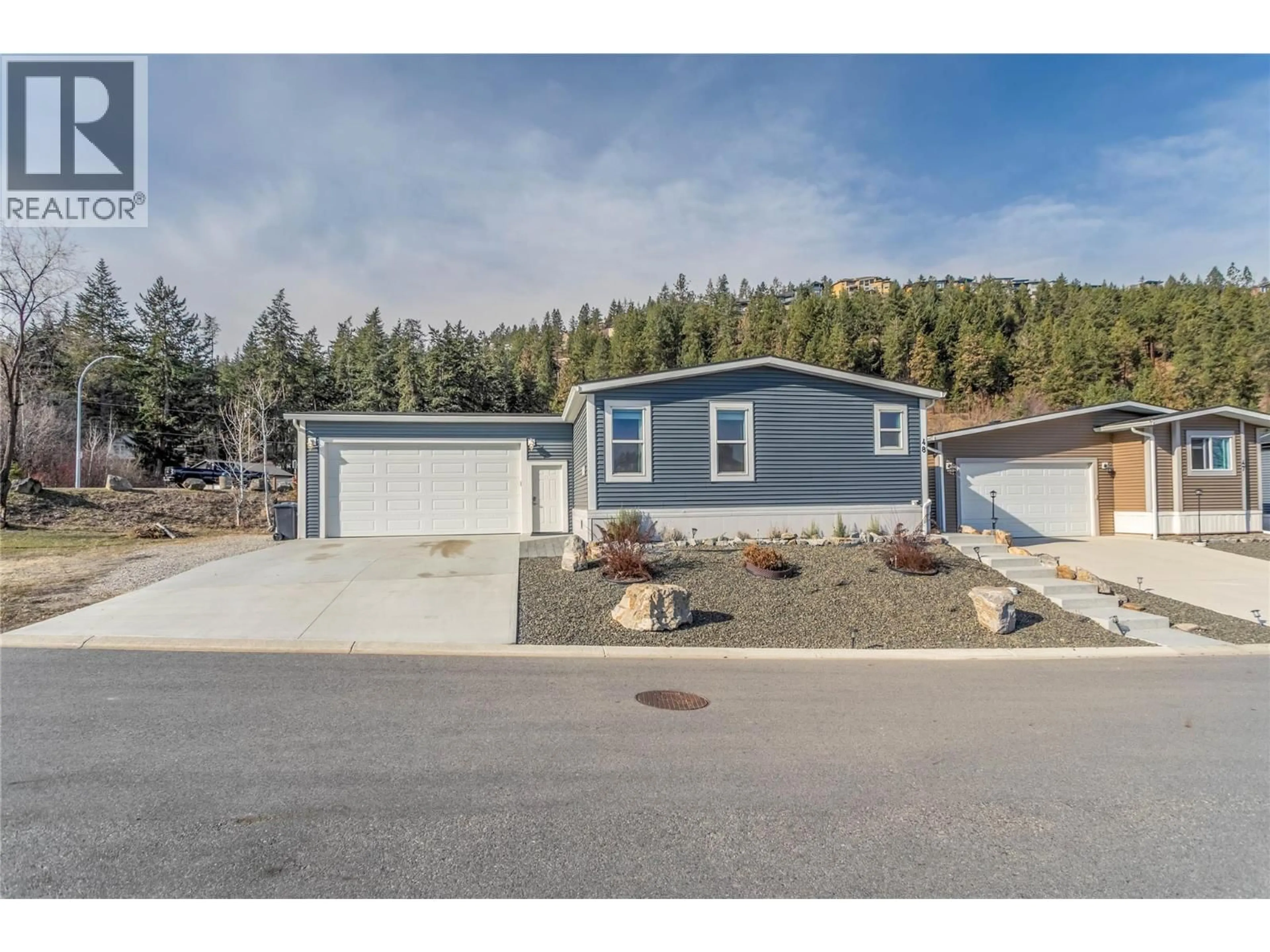 Home with vinyl exterior material, street for 48 - 1835 NANCEE WAY COURT, Kelowna British Columbia V1Z4C1