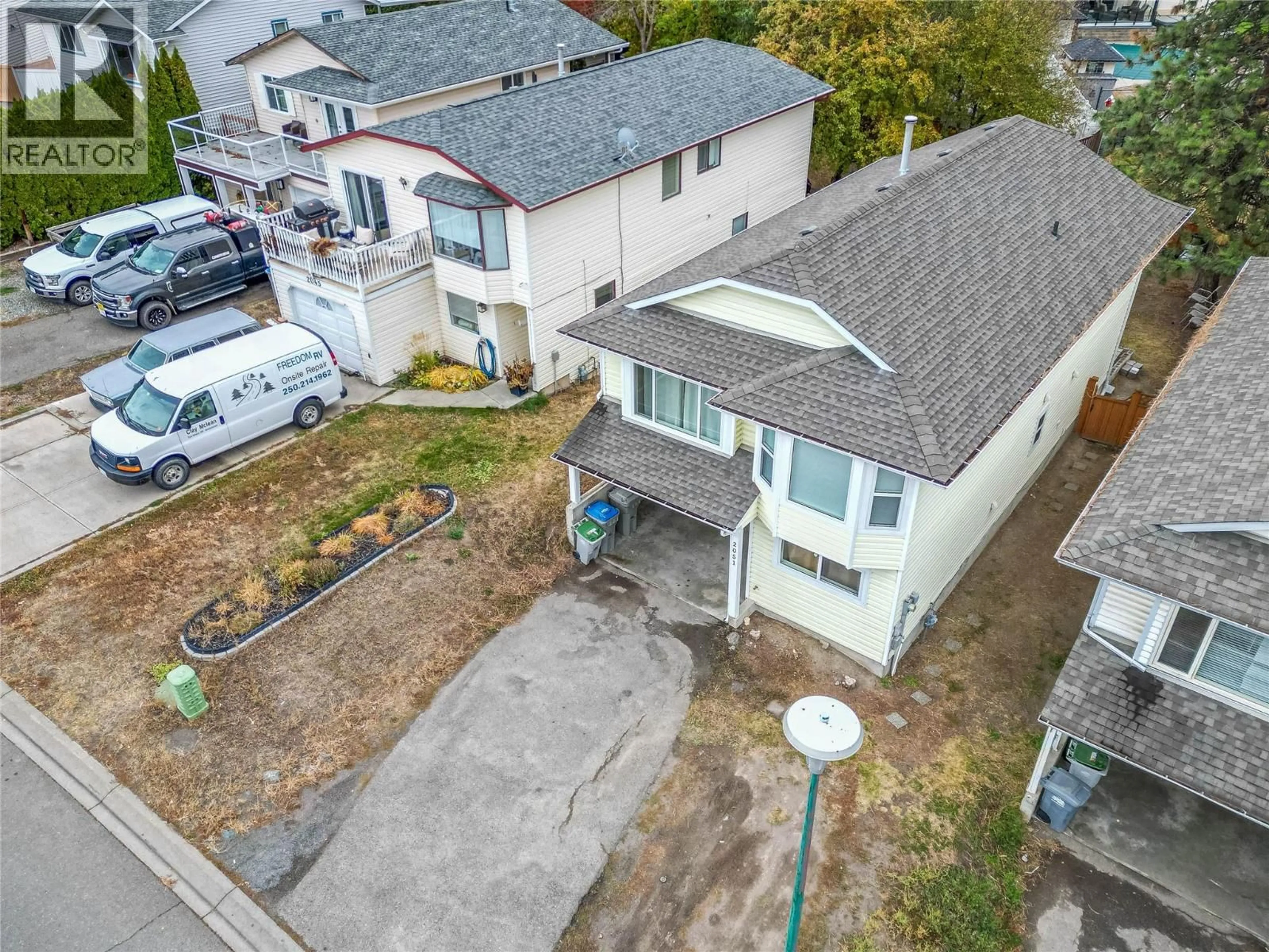 A pic from outside/outdoor area/front of a property/back of a property/a pic from drone, street for 2051 GLADSTONE DRIVE, Kamloops British Columbia V2E2B9