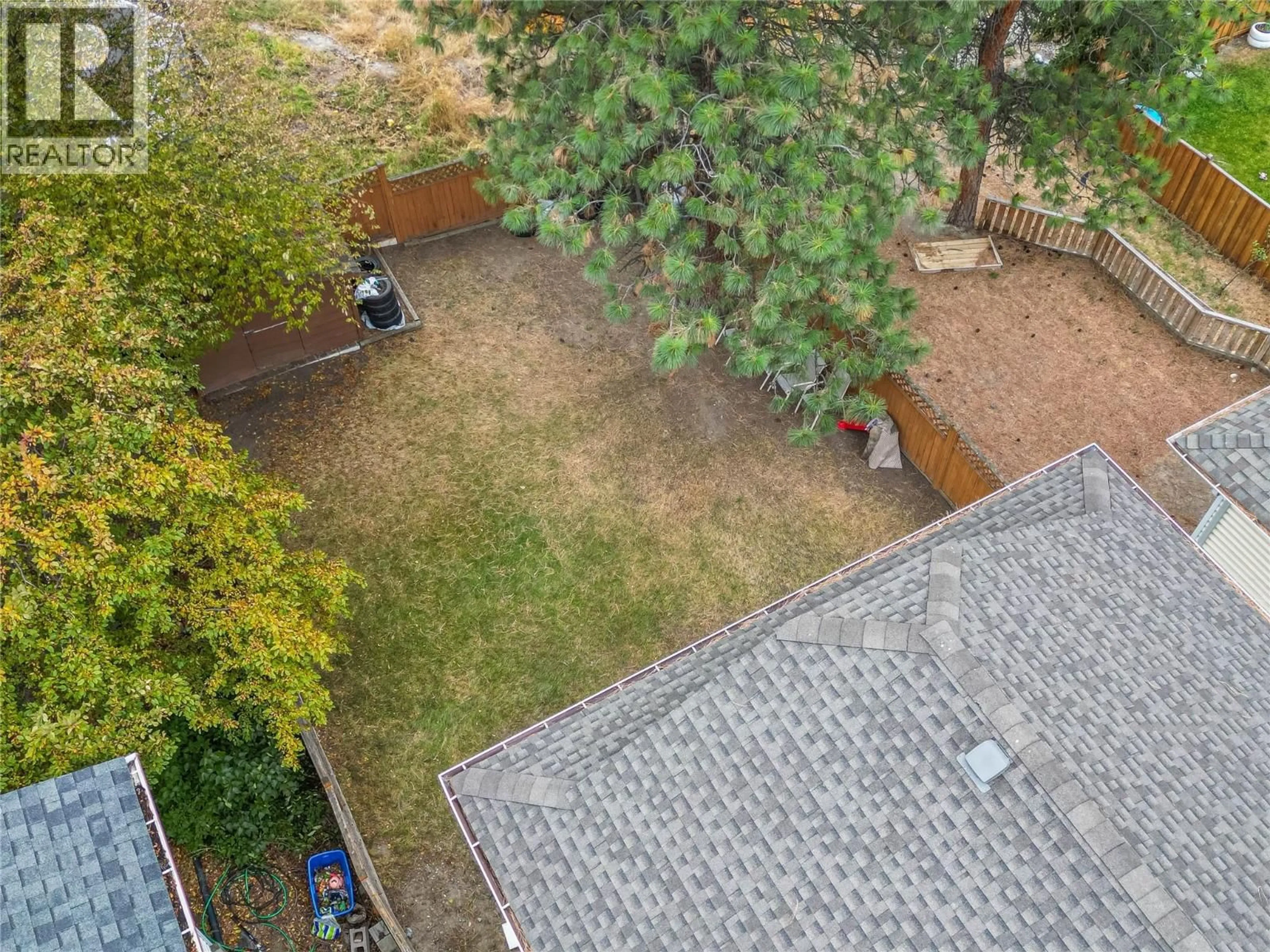 A pic from outside/outdoor area/front of a property/back of a property/a pic from drone, unknown for 2051 GLADSTONE DRIVE, Kamloops British Columbia V2E2B9