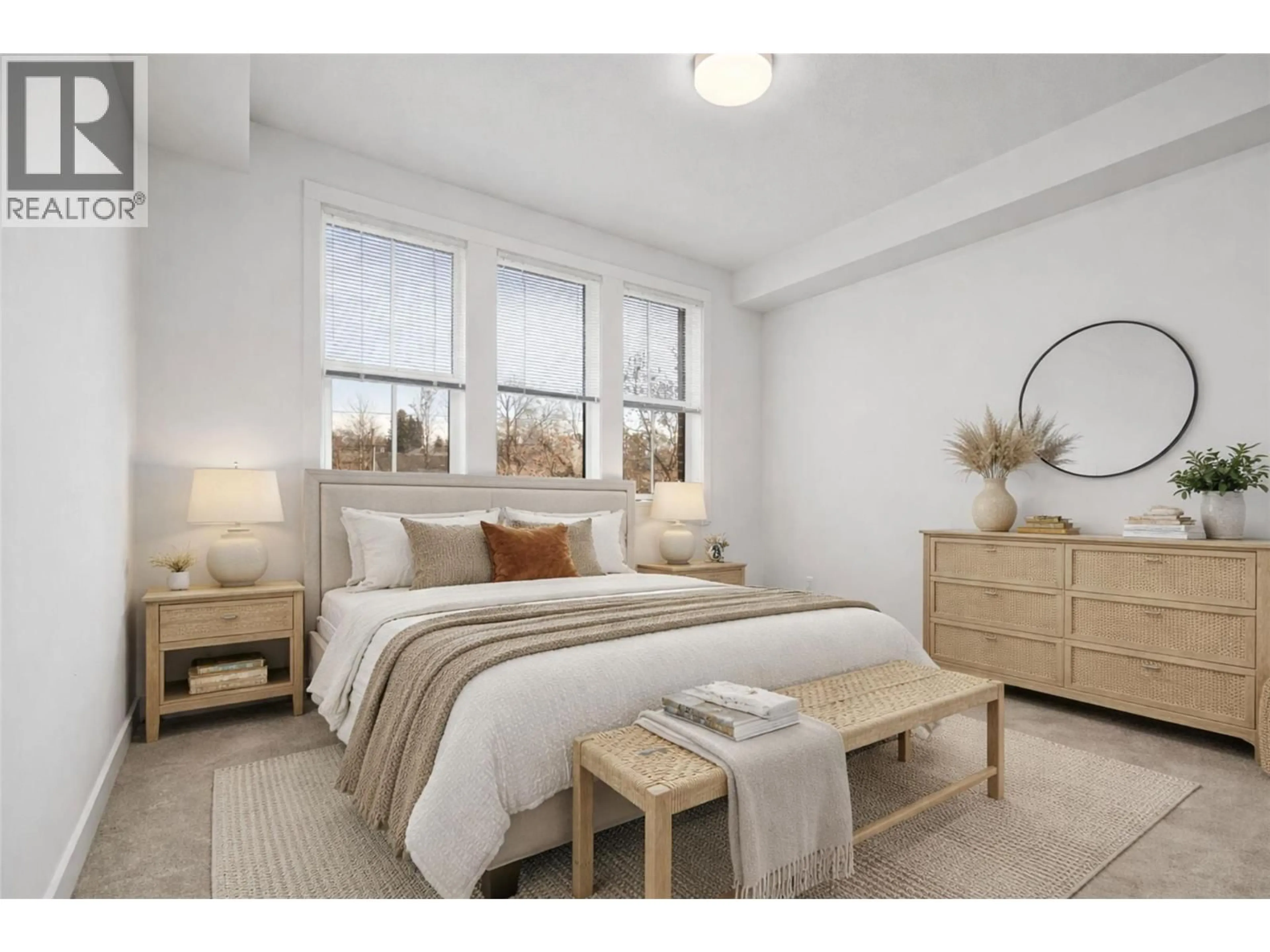 Bedroom with bed, unknown for 215 - 1800 RICHTER STREET, Kelowna British Columbia V1Y2M6