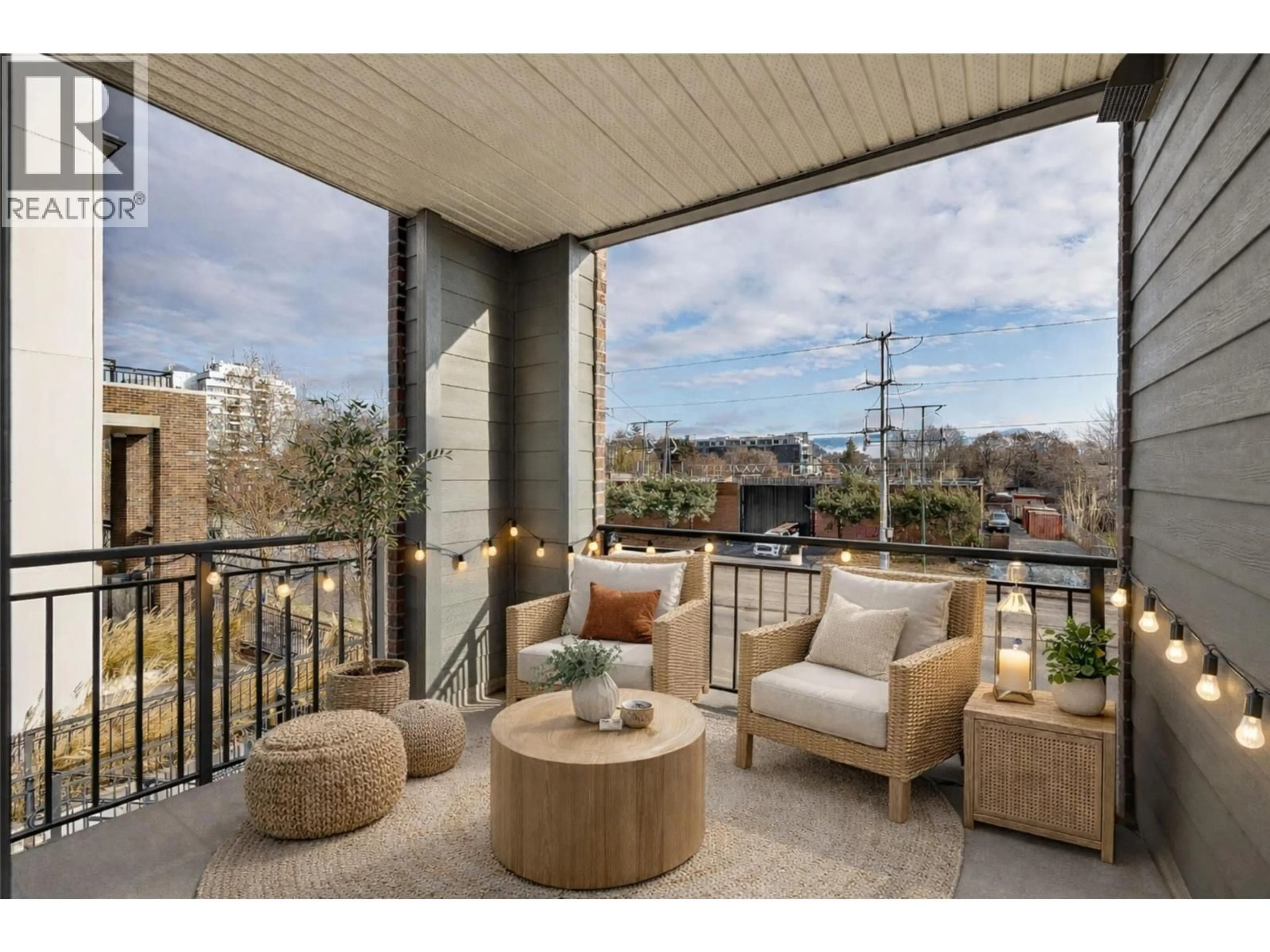 Patio, water/lake/river/ocean view for 215 - 1800 RICHTER STREET, Kelowna British Columbia V1Y2M6