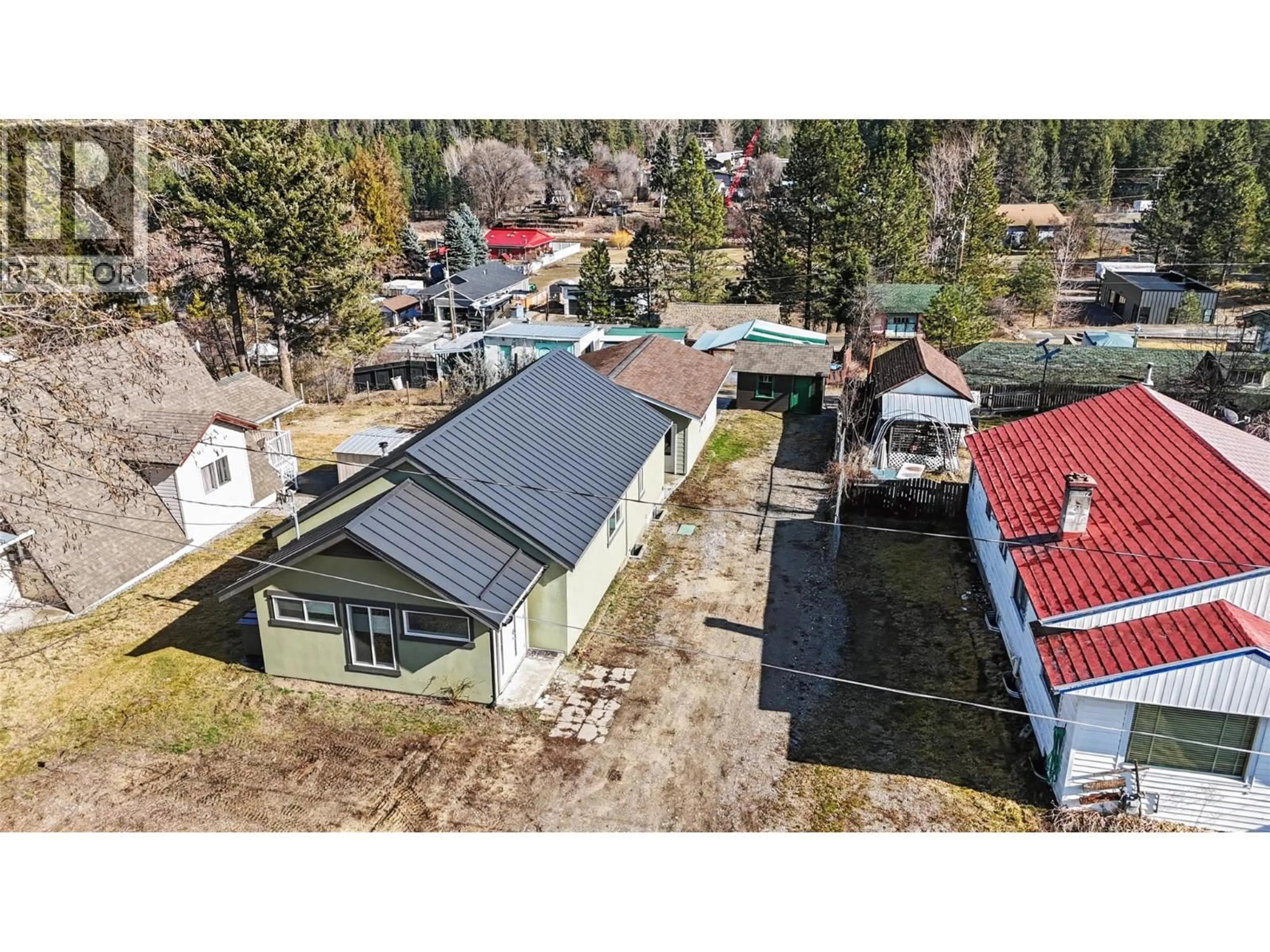 A pic from outside/outdoor area/front of a property/back of a property/a pic from drone, unknown for 1640 ODE ROAD, Christina Lake British Columbia V0H1E0