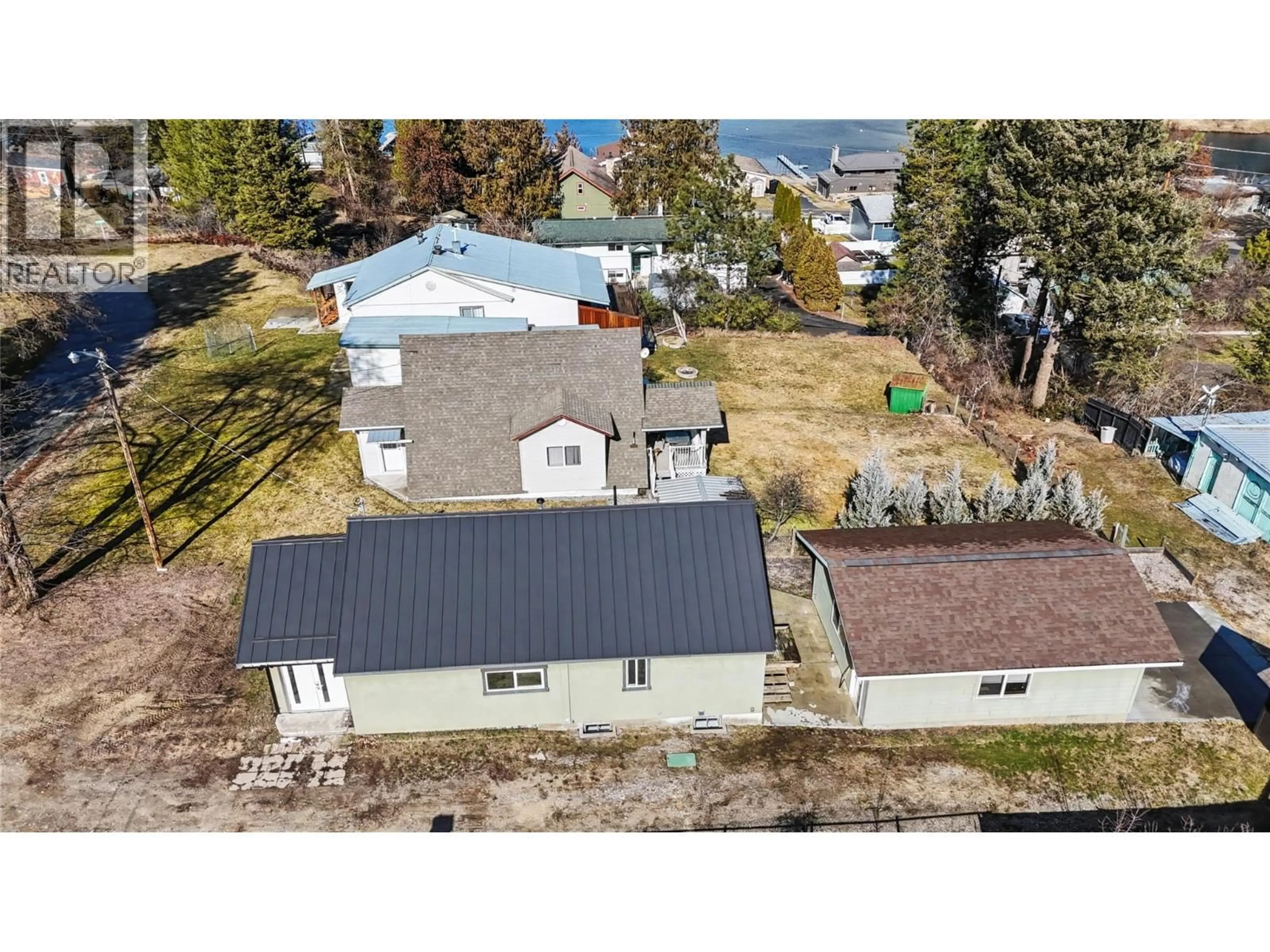 A pic from outside/outdoor area/front of a property/back of a property/a pic from drone, building for 1640 ODE ROAD, Christina Lake British Columbia V0H1E0