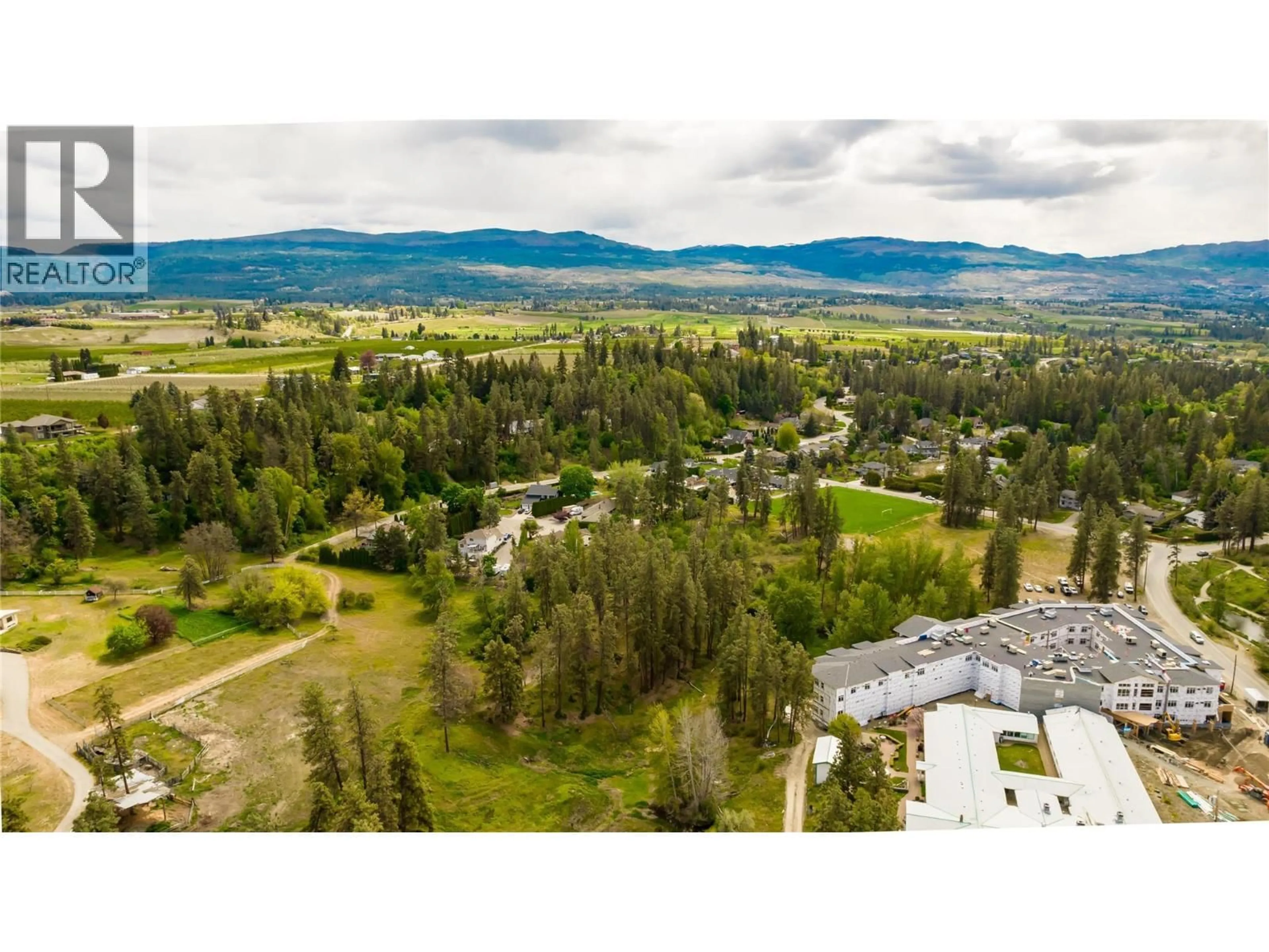 A pic from outside/outdoor area/front of a property/back of a property/a pic from drone, mountain view for 2718 O'REILLY ROAD, Kelowna British Columbia V1W2R5