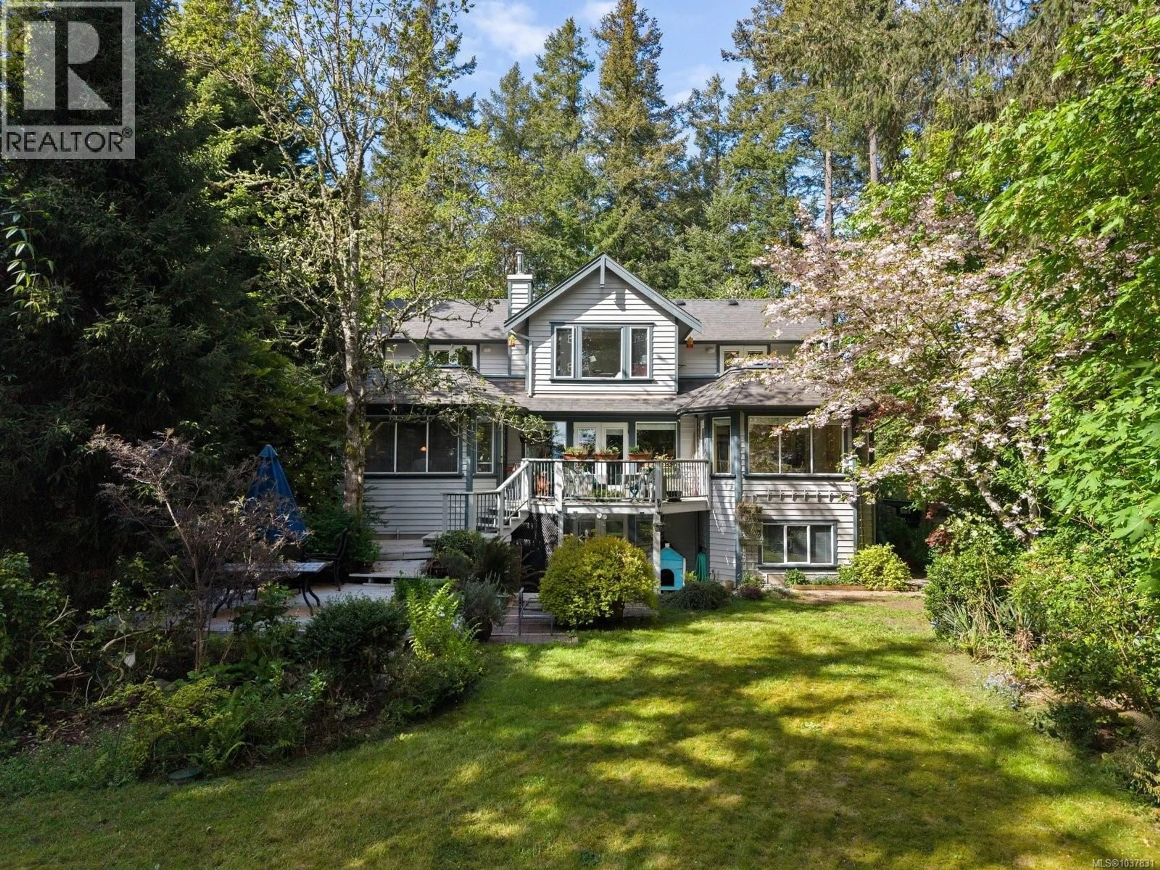 A pic from outside/outdoor area/front of a property/back of a property/a pic from drone, unknown for 627 DOWNEY ROAD, North Saanich British Columbia V8L5M6