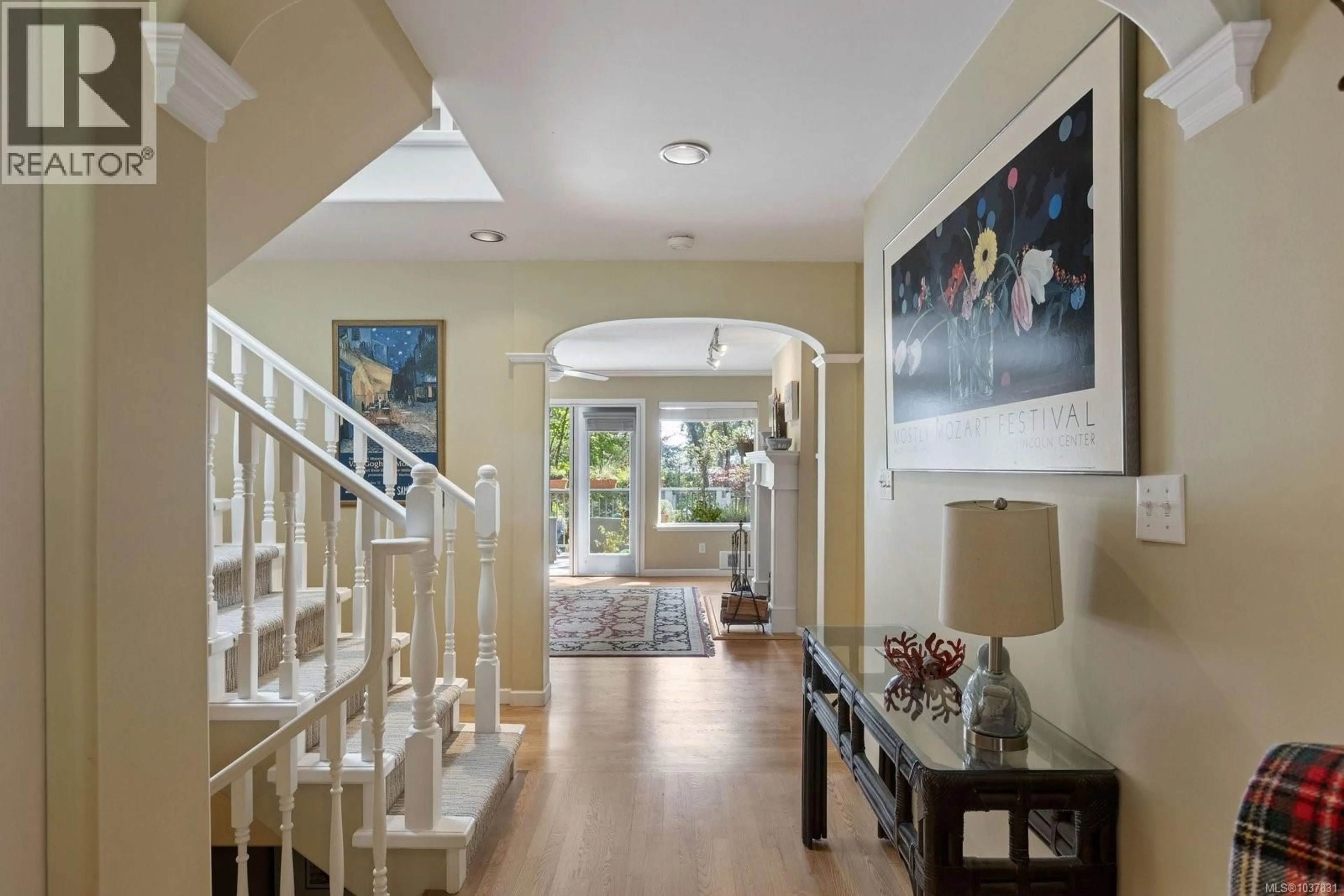 Indoor foyer for 627 DOWNEY ROAD, North Saanich British Columbia V8L5M6
