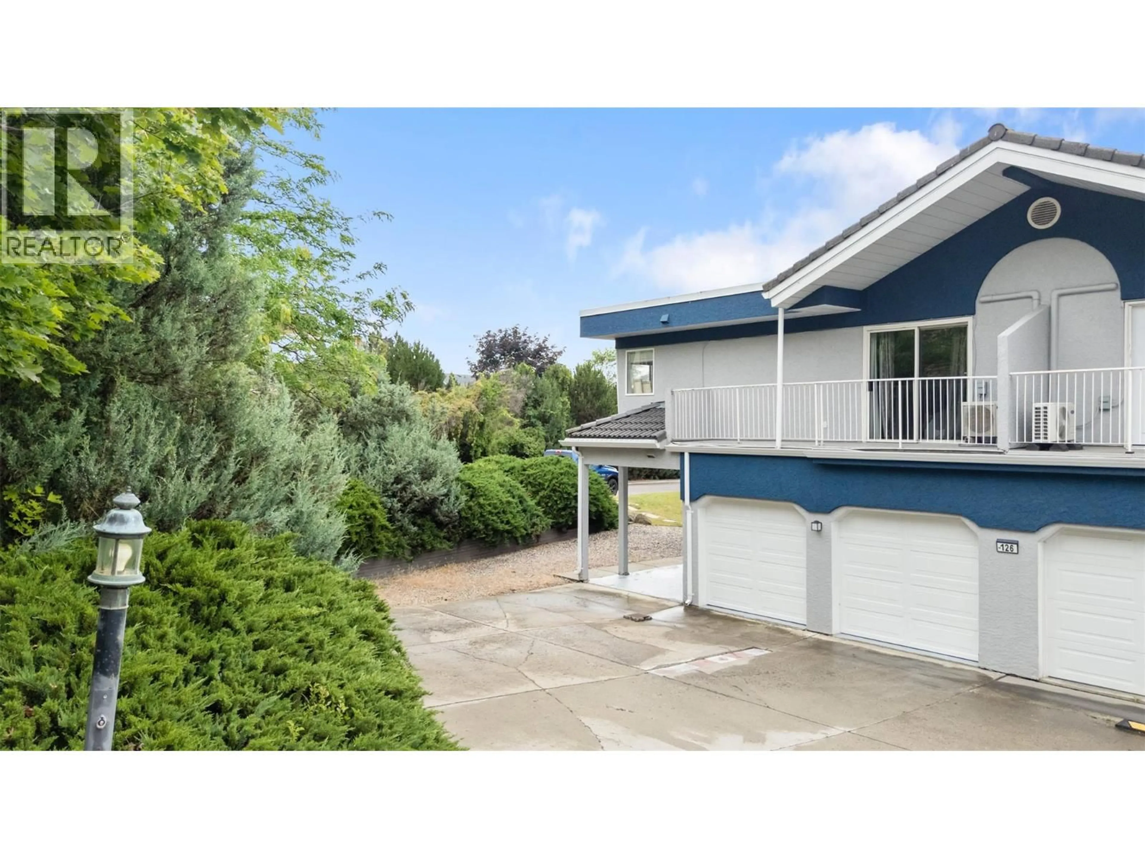 A pic from outside/outdoor area/front of a property/back of a property/a pic from drone, street for 126 VERNA COURT, Kelowna British Columbia V1Y5M3