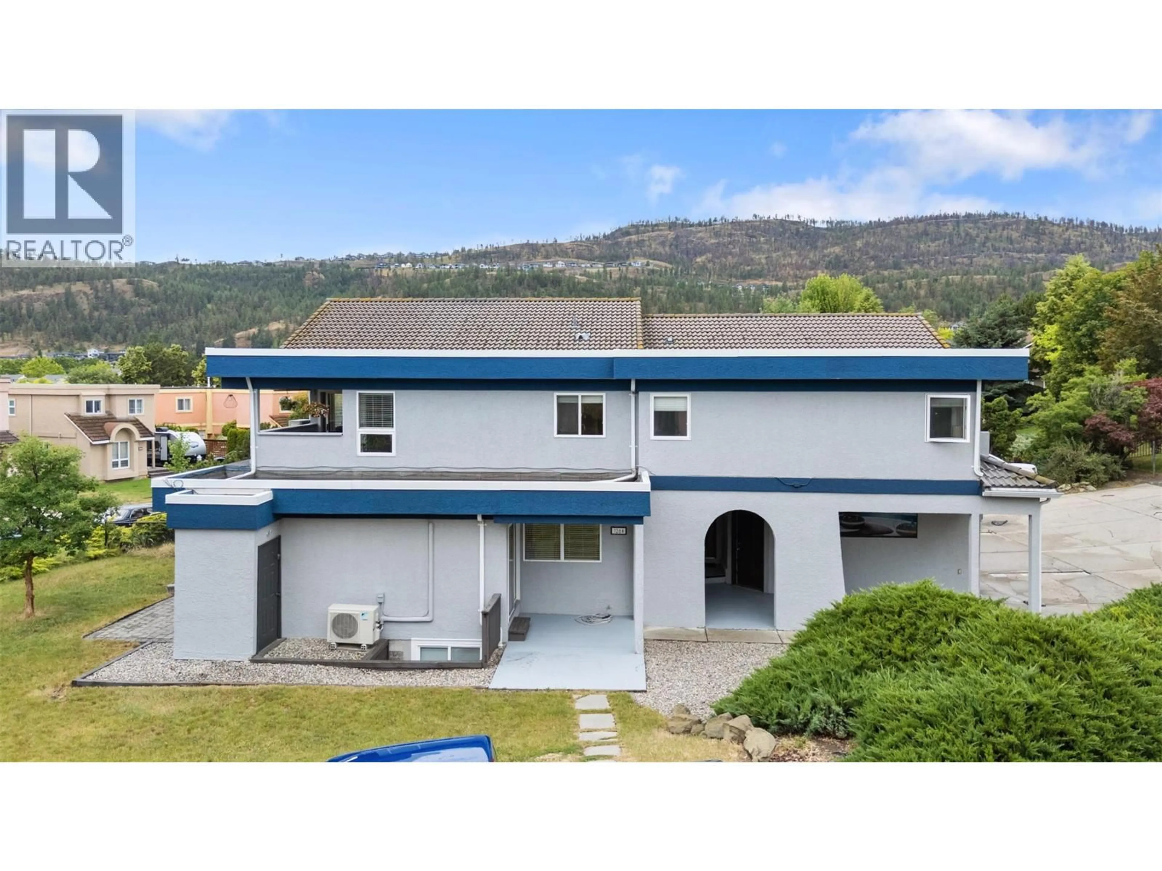 A pic from outside/outdoor area/front of a property/back of a property/a pic from drone, building for 126 VERNA COURT, Kelowna British Columbia V1Y5M3