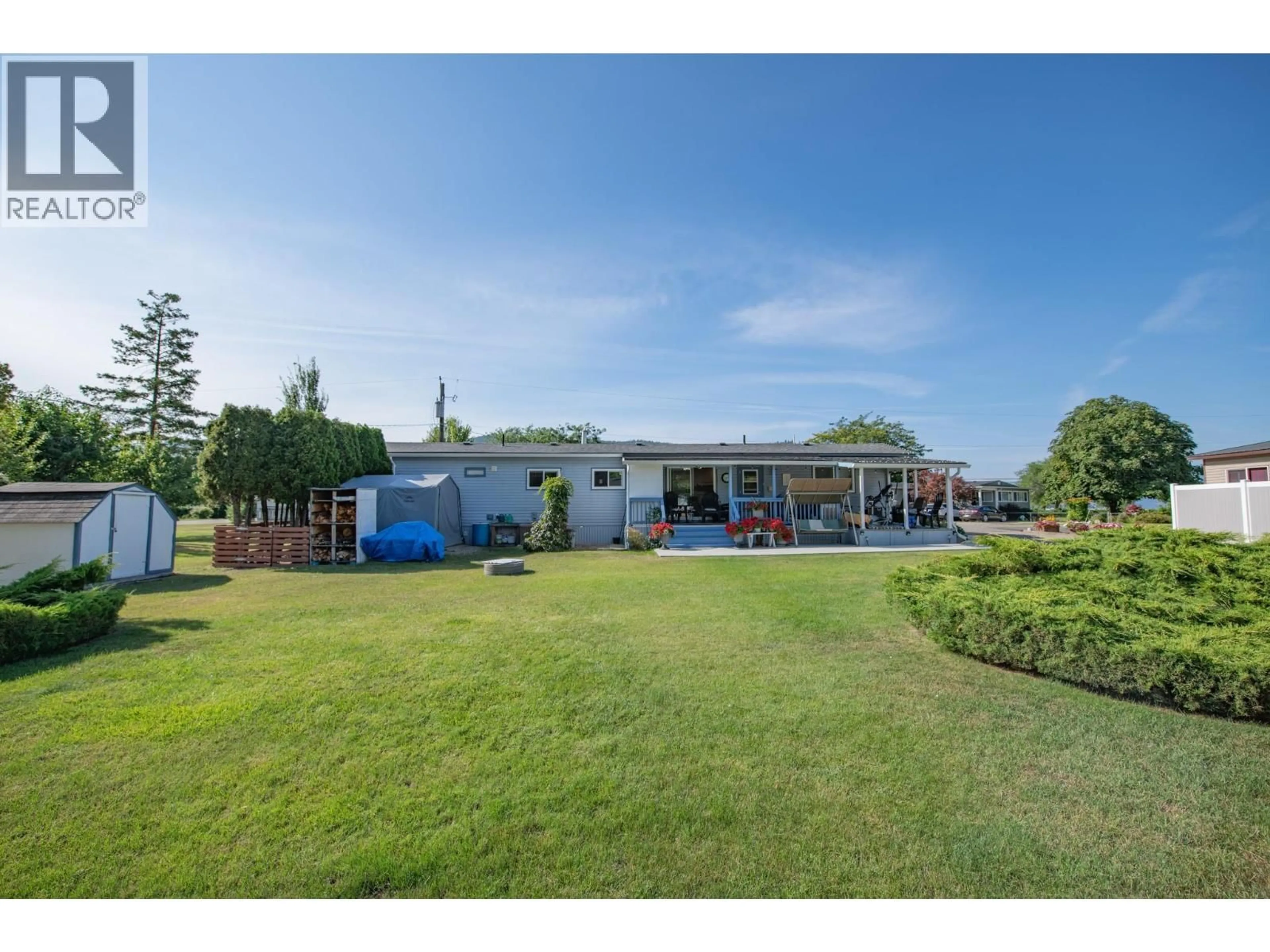 A pic from outside/outdoor area/front of a property/back of a property/a pic from drone, building for 43 - 2727 LAKESHORE ROAD, Vernon British Columbia V1H1X5