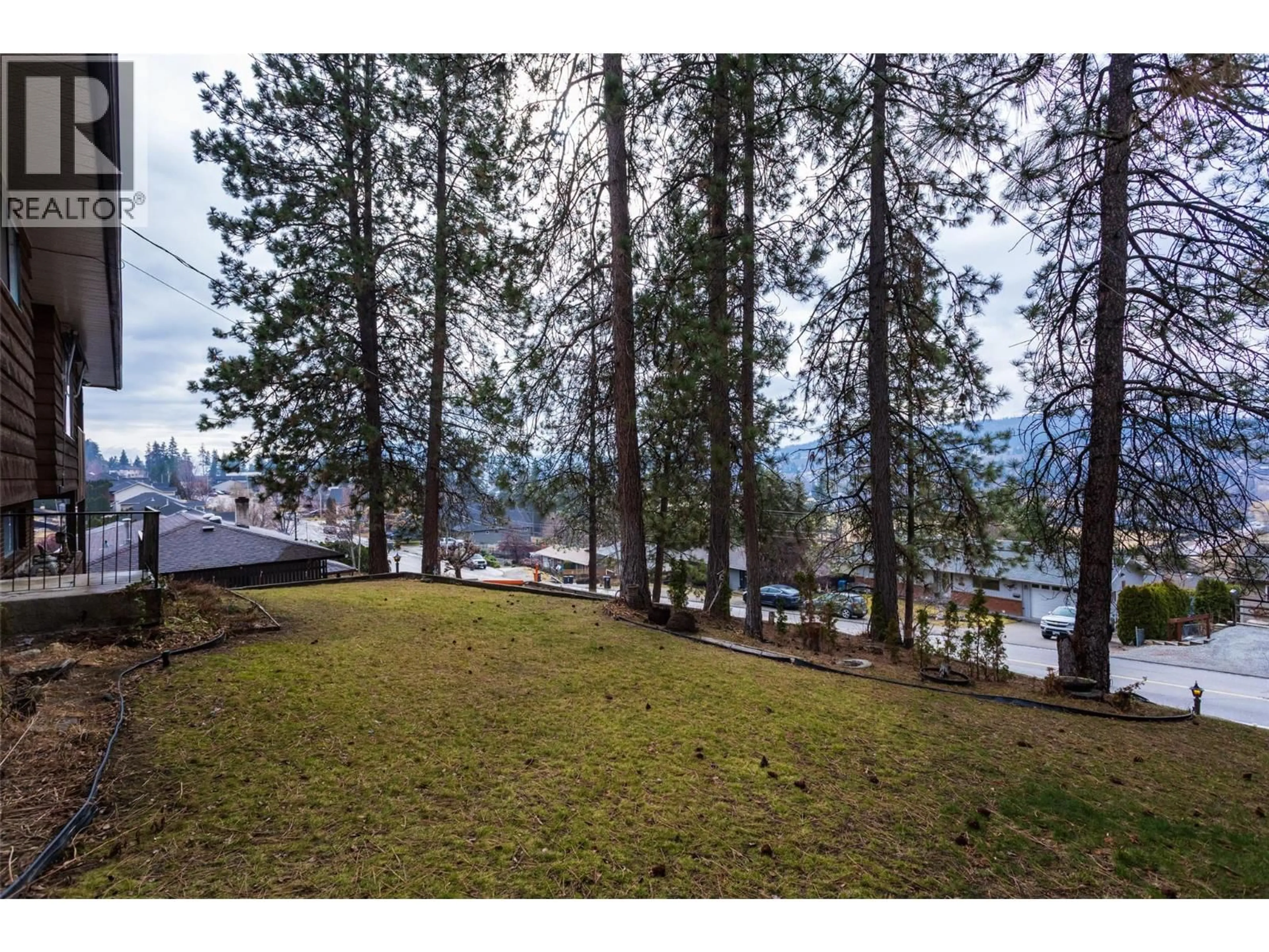 A pic from outside/outdoor area/front of a property/back of a property/a pic from drone, water/lake/river/ocean view for 10551 SHERMAN DRIVE, Lake Country British Columbia V4V1W2