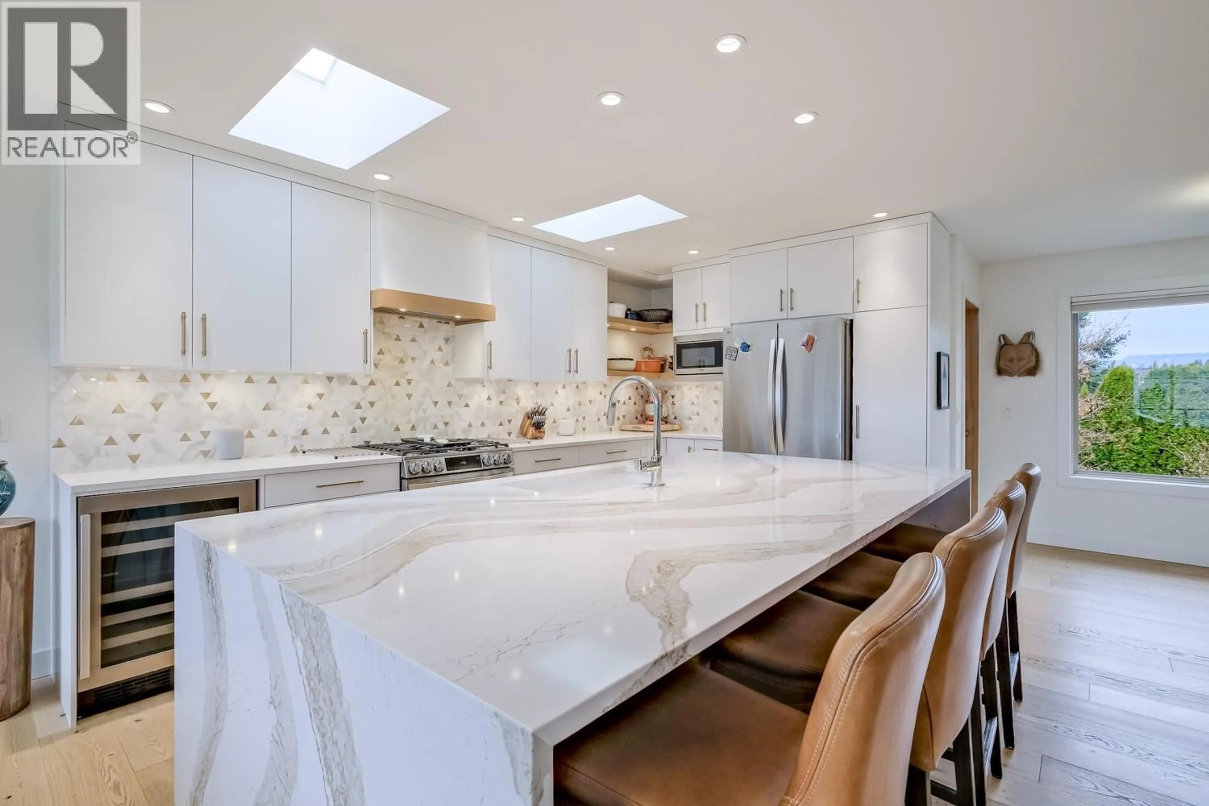 Contemporary kitchen, ceramic/tile floor for 12628 LAKE VISTA COURT, Lake Country British Columbia V4V2N1