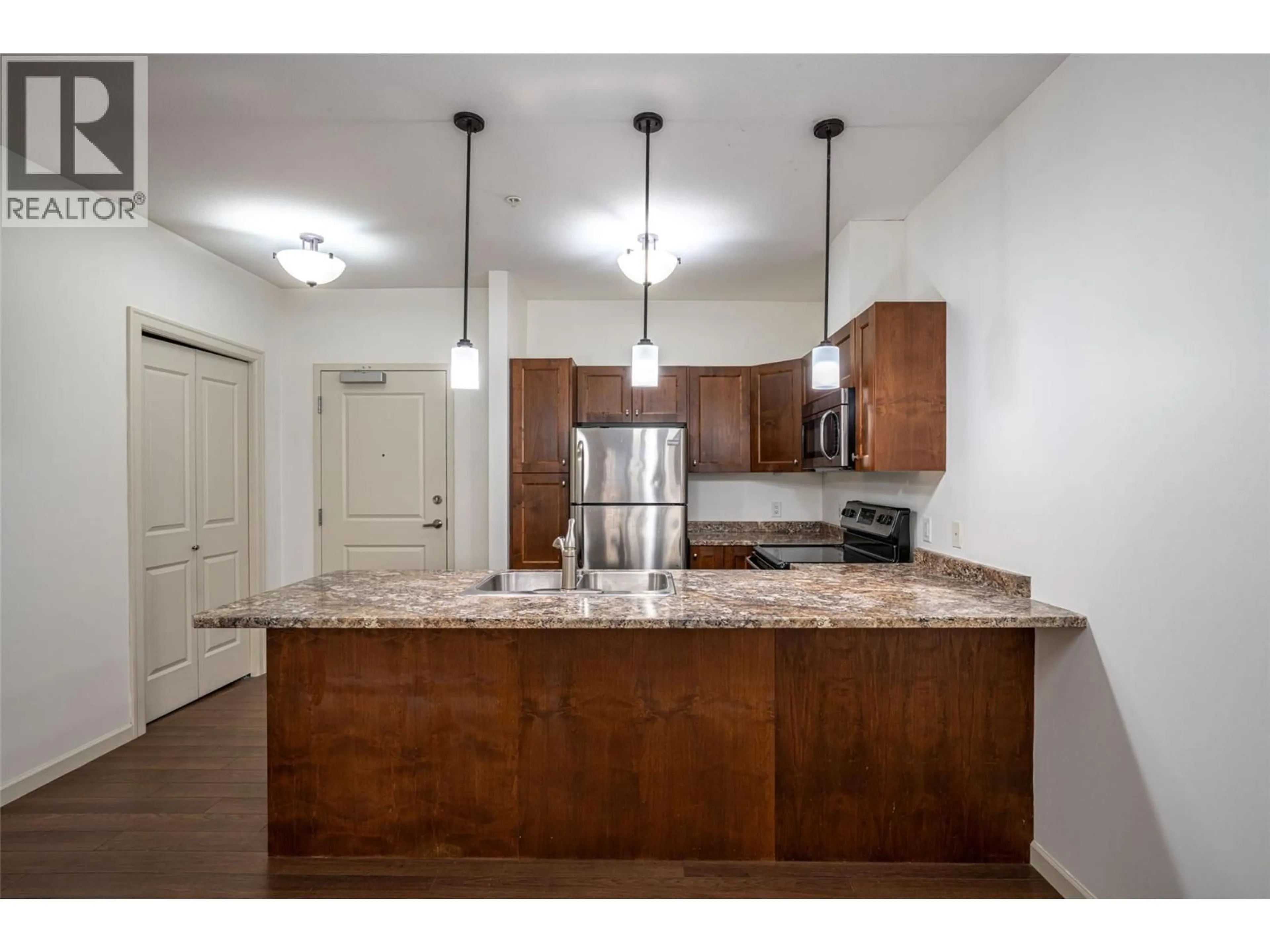 Standard kitchen, unknown for 106 - 3010 35 STREET, Vernon British Columbia V1T0A7