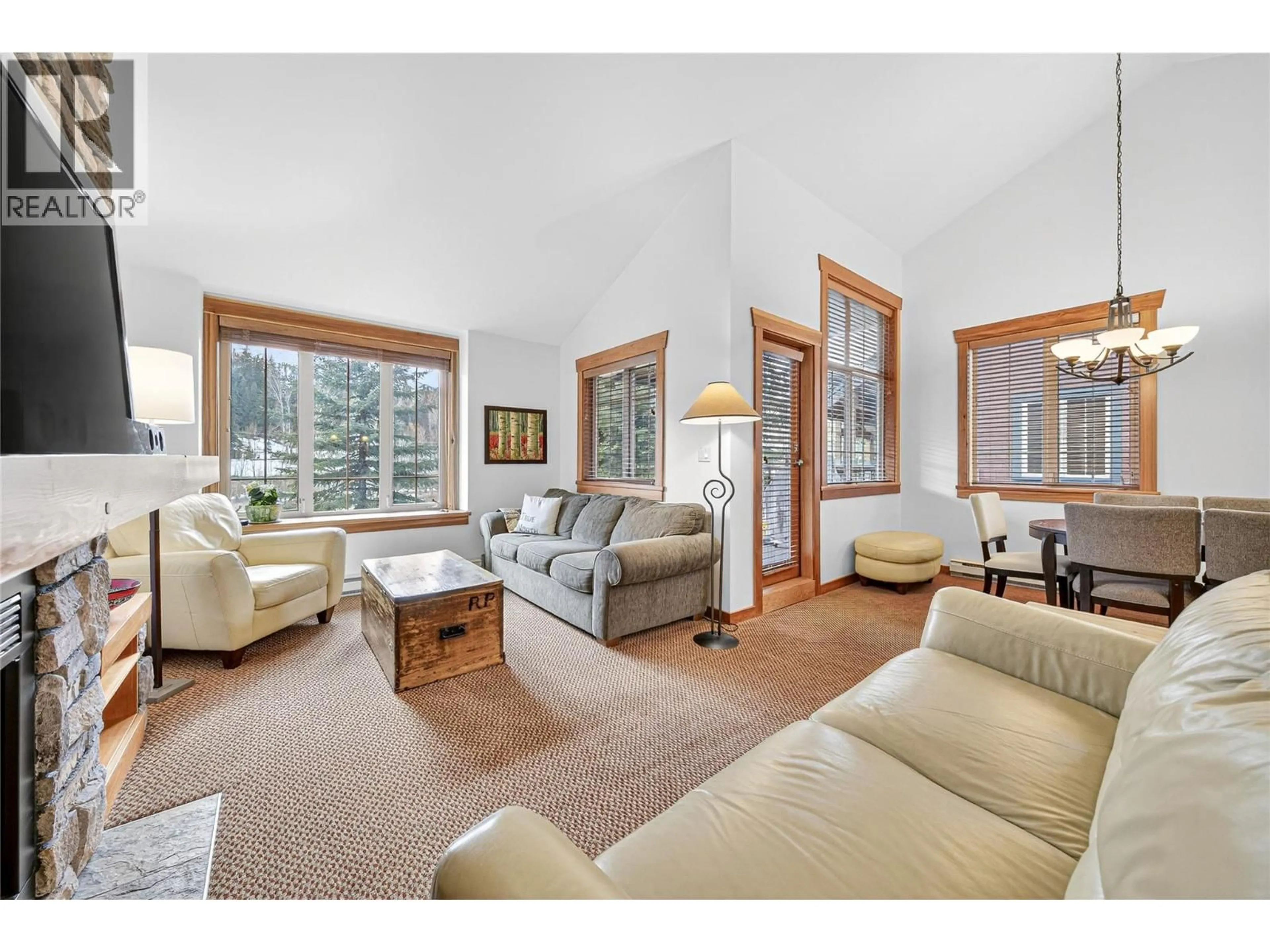 Living room with furniture, unknown for 101 - 53 RIVERMOUNT PLACE, Fernie British Columbia V0B1M7