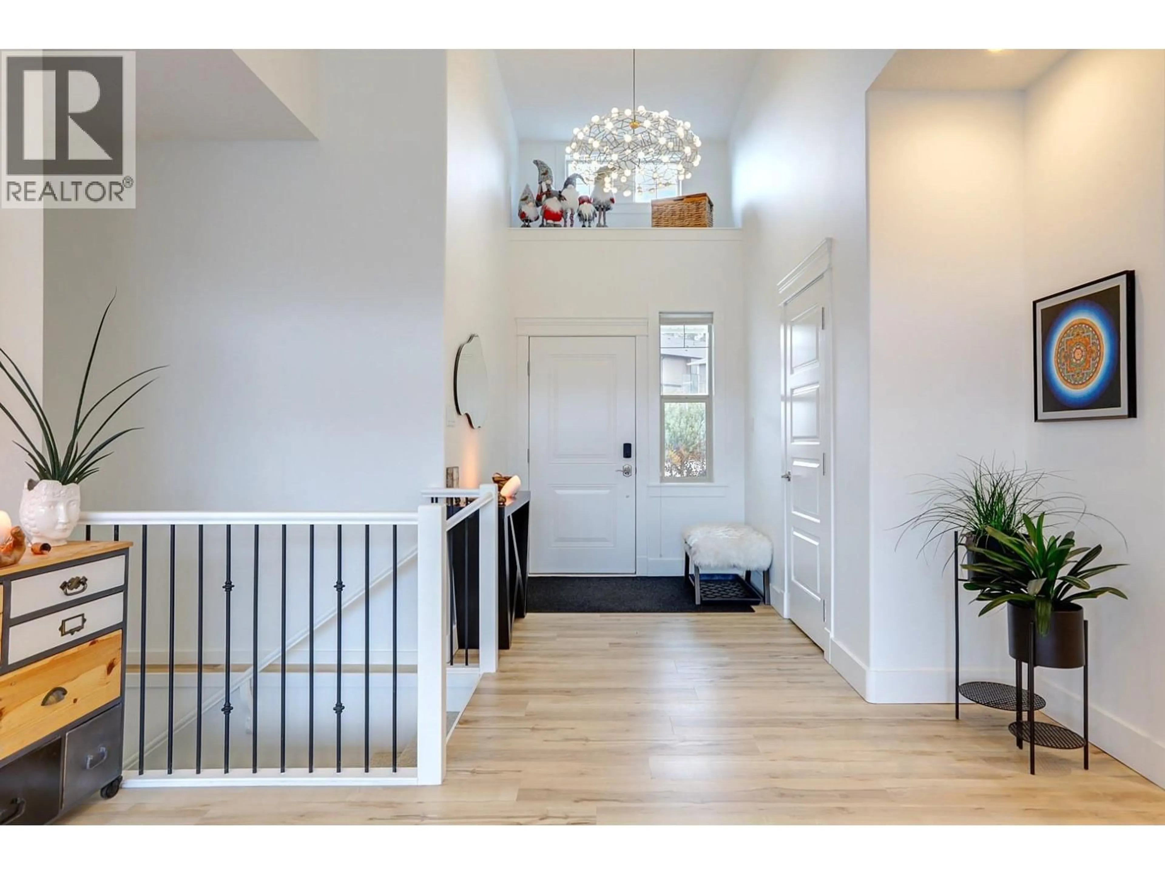 Indoor entryway for 7313 SUNRIDGE ROAD, Vernon British Columbia V1B4C8