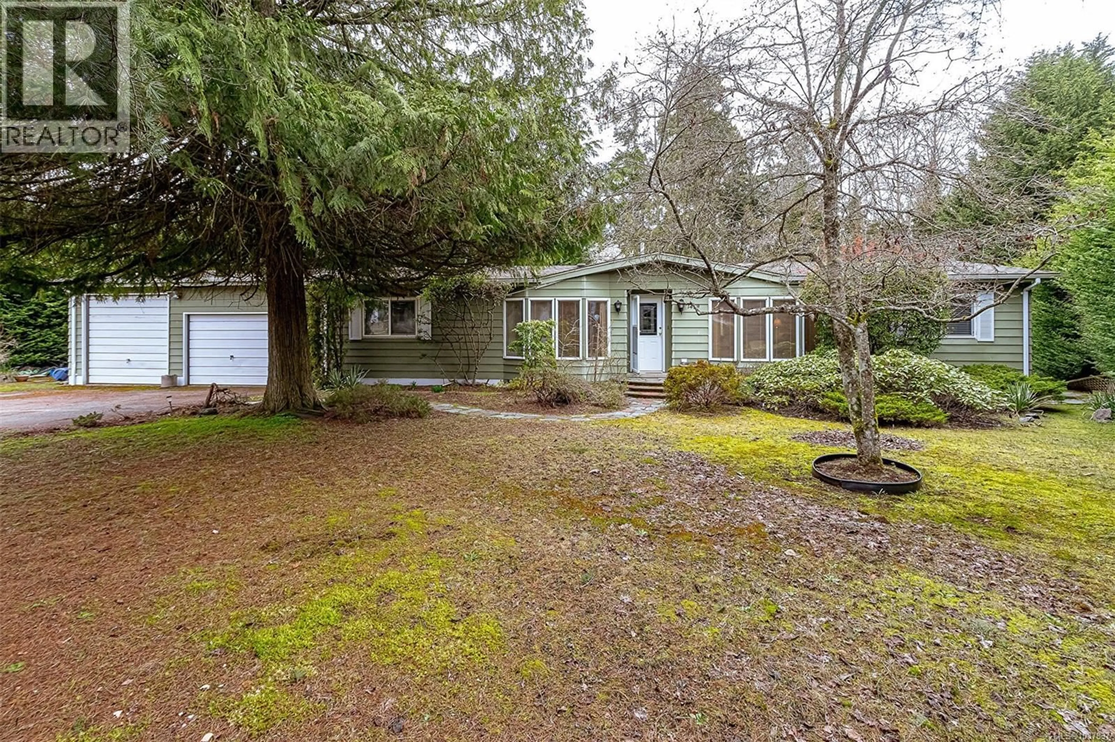 A pic from outside/outdoor area/front of a property/back of a property/a pic from drone, street for 1459 SUNRISE DRIVE, Parksville British Columbia V9P1X6