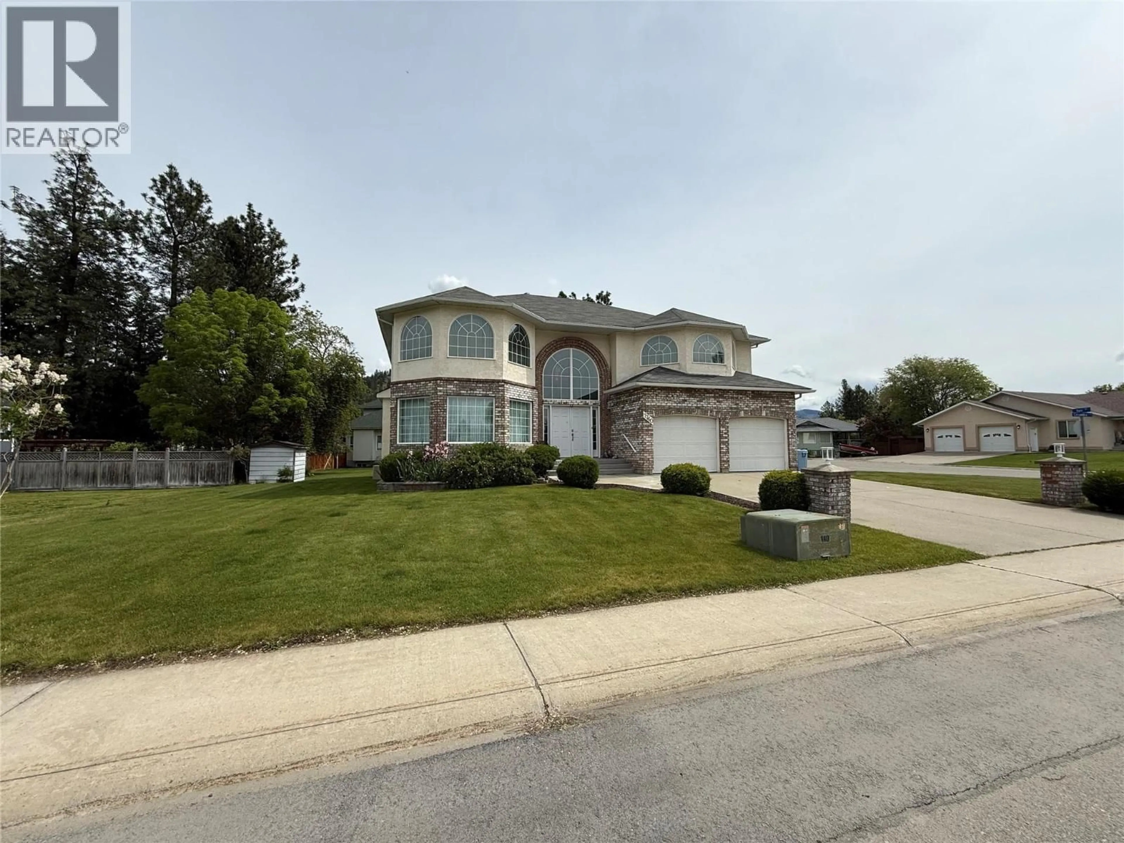 Home with vinyl exterior material, street for 7760 COLUMBIA DRIVE, Grand Forks British Columbia V0H1H2