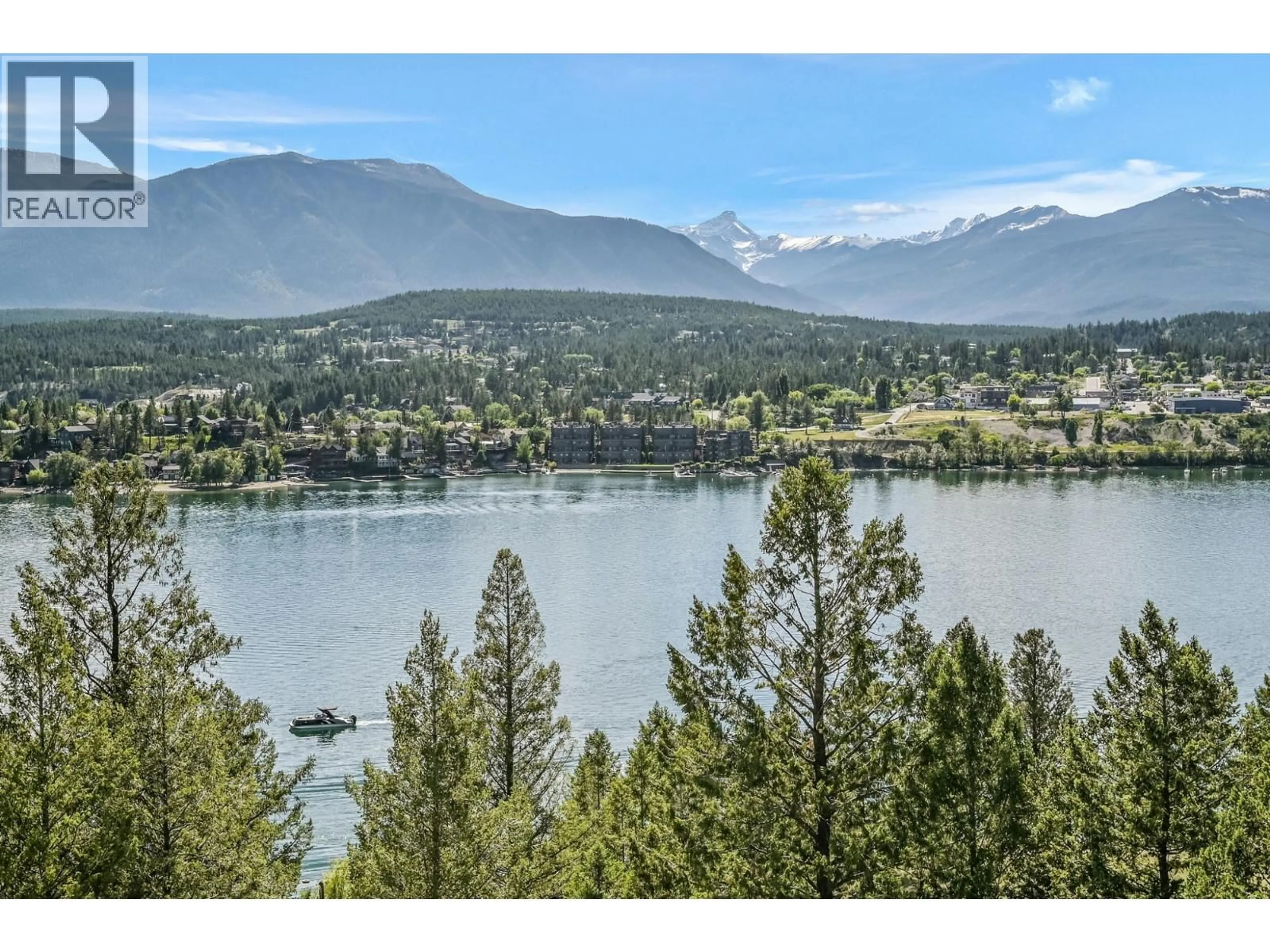 A pic from outside/outdoor area/front of a property/back of a property/a pic from drone, water/lake/river/ocean view for 717 LAKEVIEW DRIVE, Invermere British Columbia V0A1K3