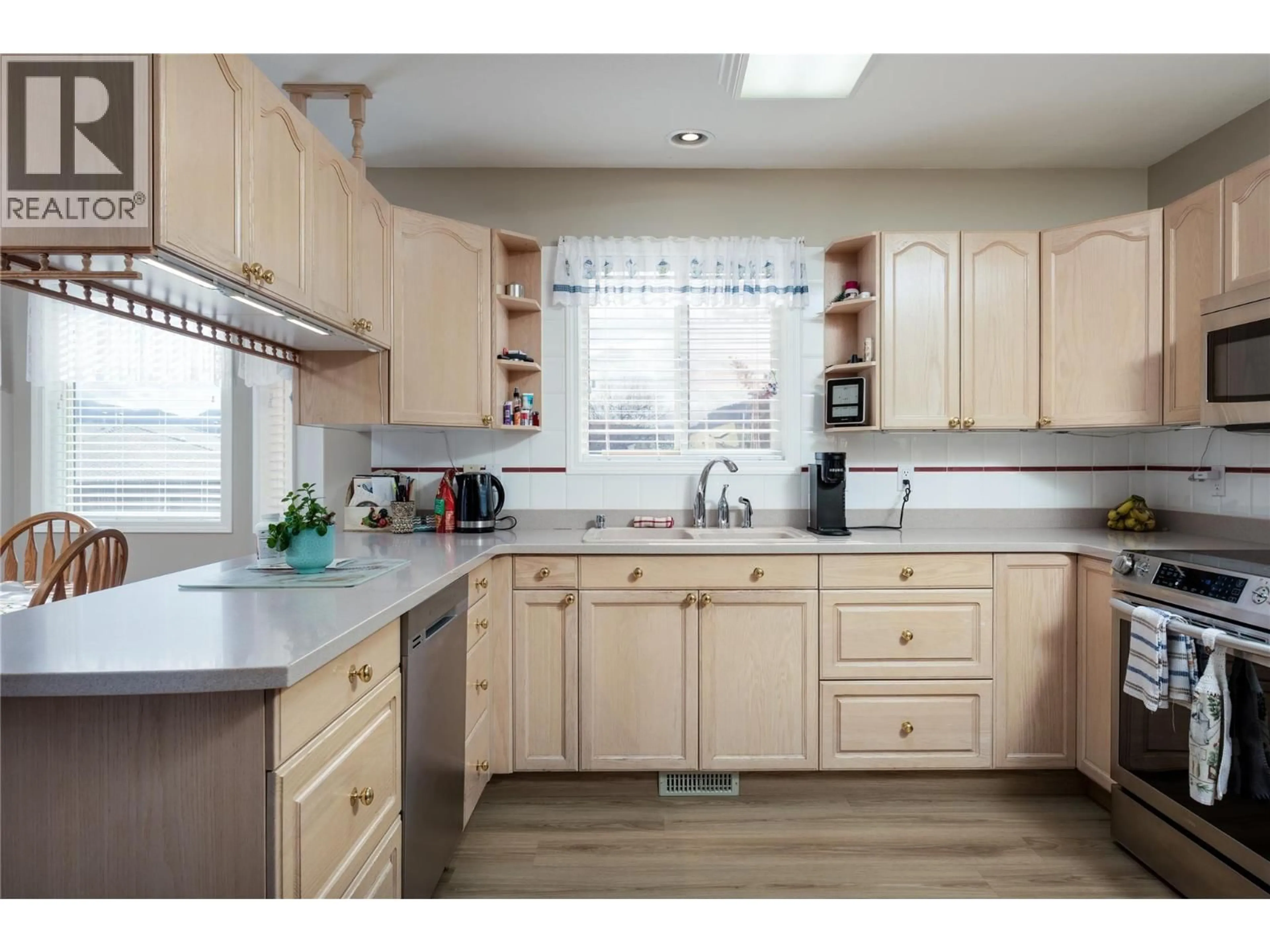 Standard kitchen, unknown for 128 - 2250 LOUIE DRIVE, Westbank British Columbia V4T2M6