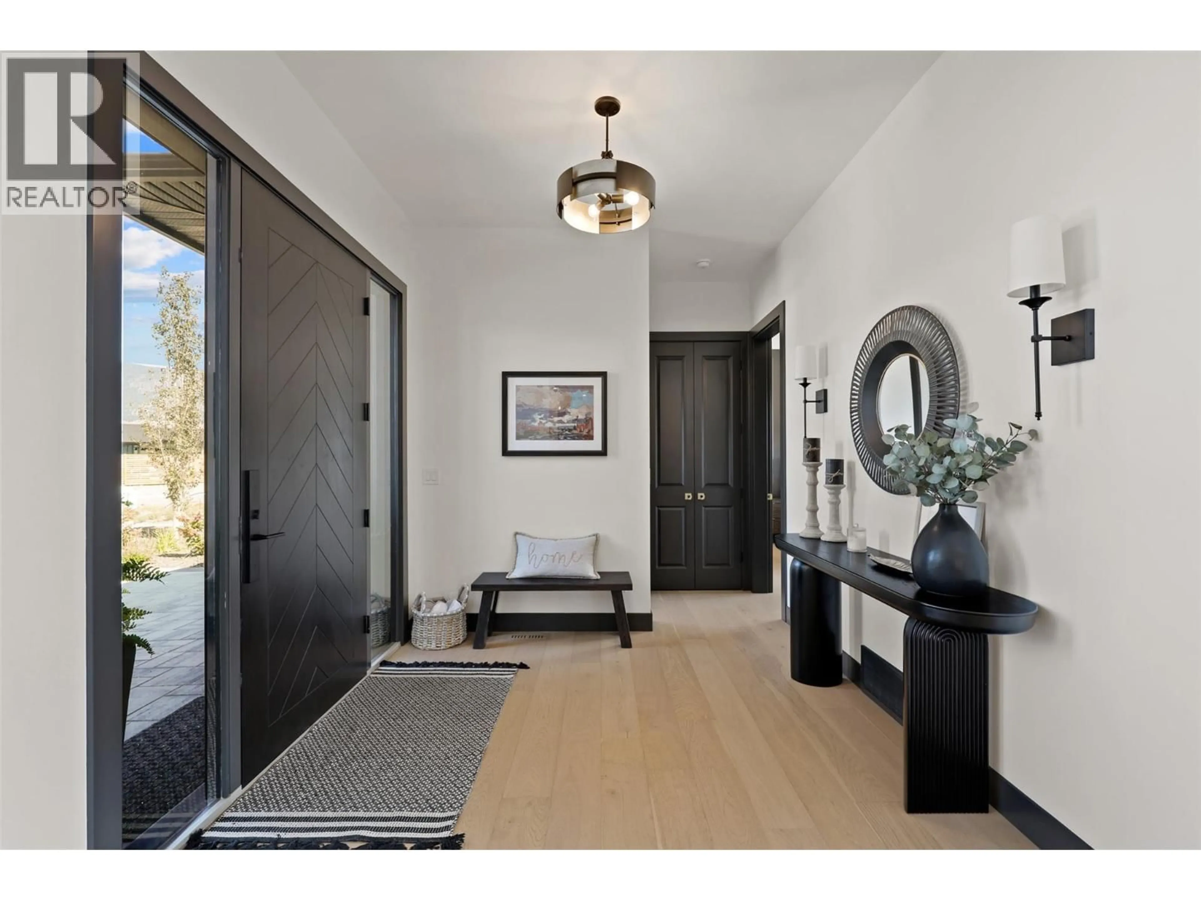 Indoor entryway for 115 LAKE POINT COURT, Kamloops British Columbia V1S0G2