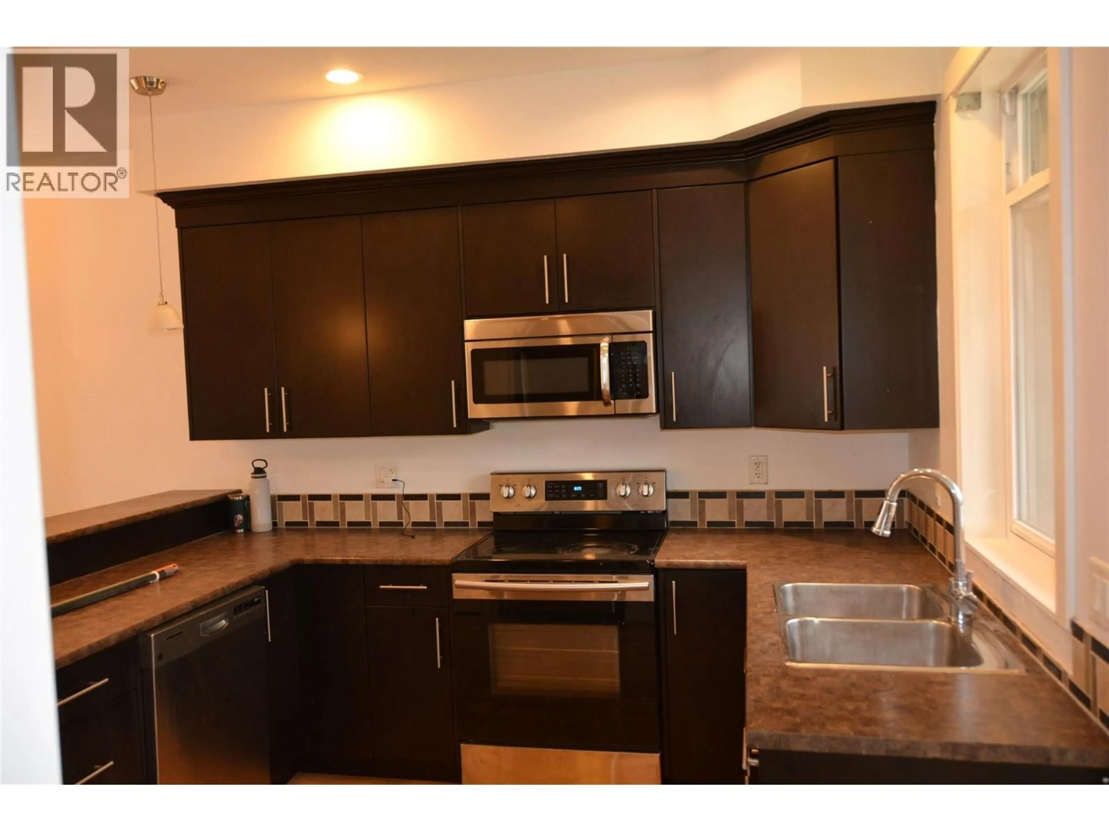 Standard kitchen, unknown for 25 - 2860 VALLEYVIEW DRIVE, Kamloops British Columbia V2C0B3