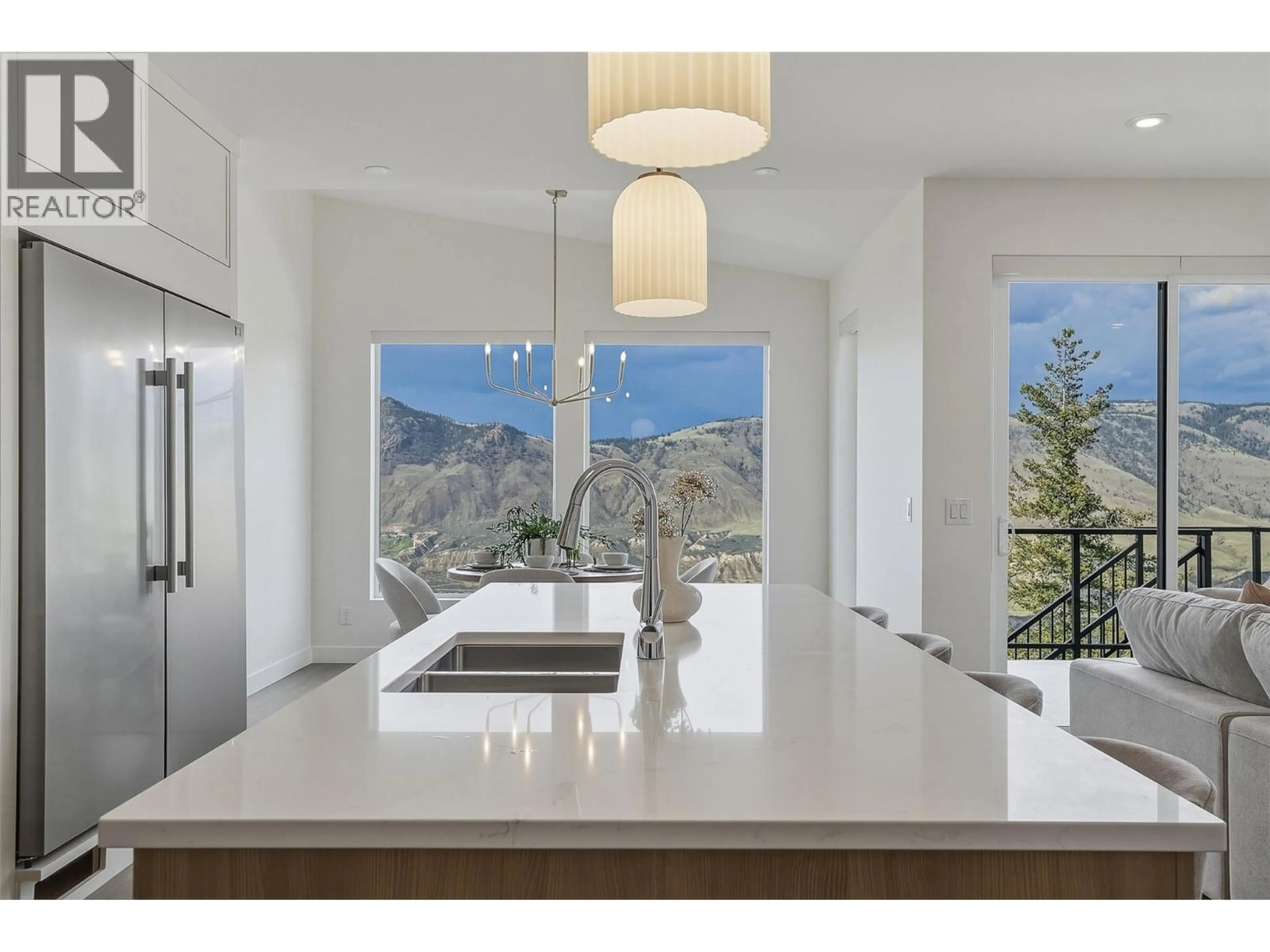 Contemporary kitchen, unknown for 2245 COLDWATER DRIVE, Kamloops British Columbia V2E0E6
