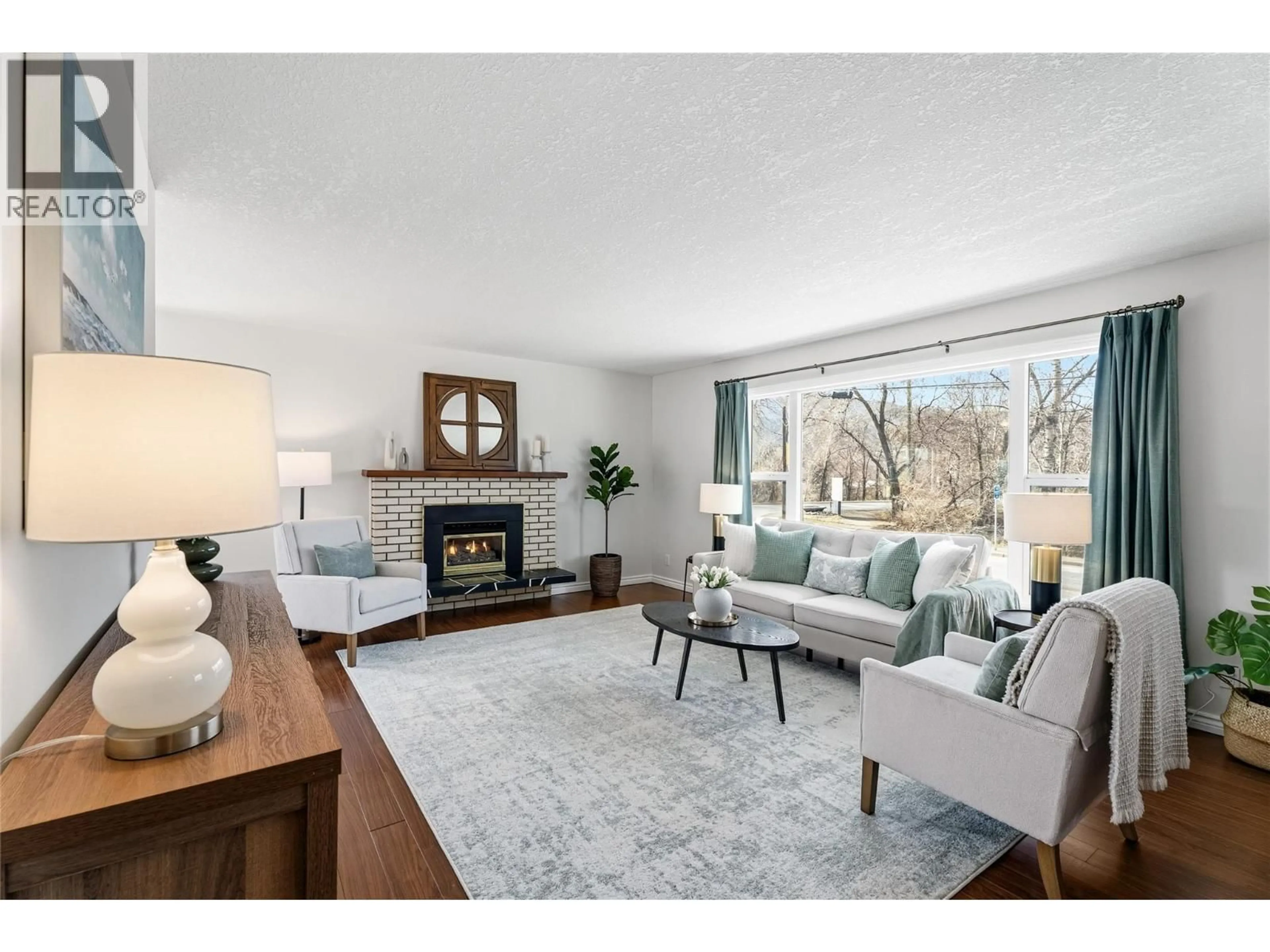 Living room with furniture, unknown for 341 KENORA ROAD, Kamloops British Columbia V2B3X6