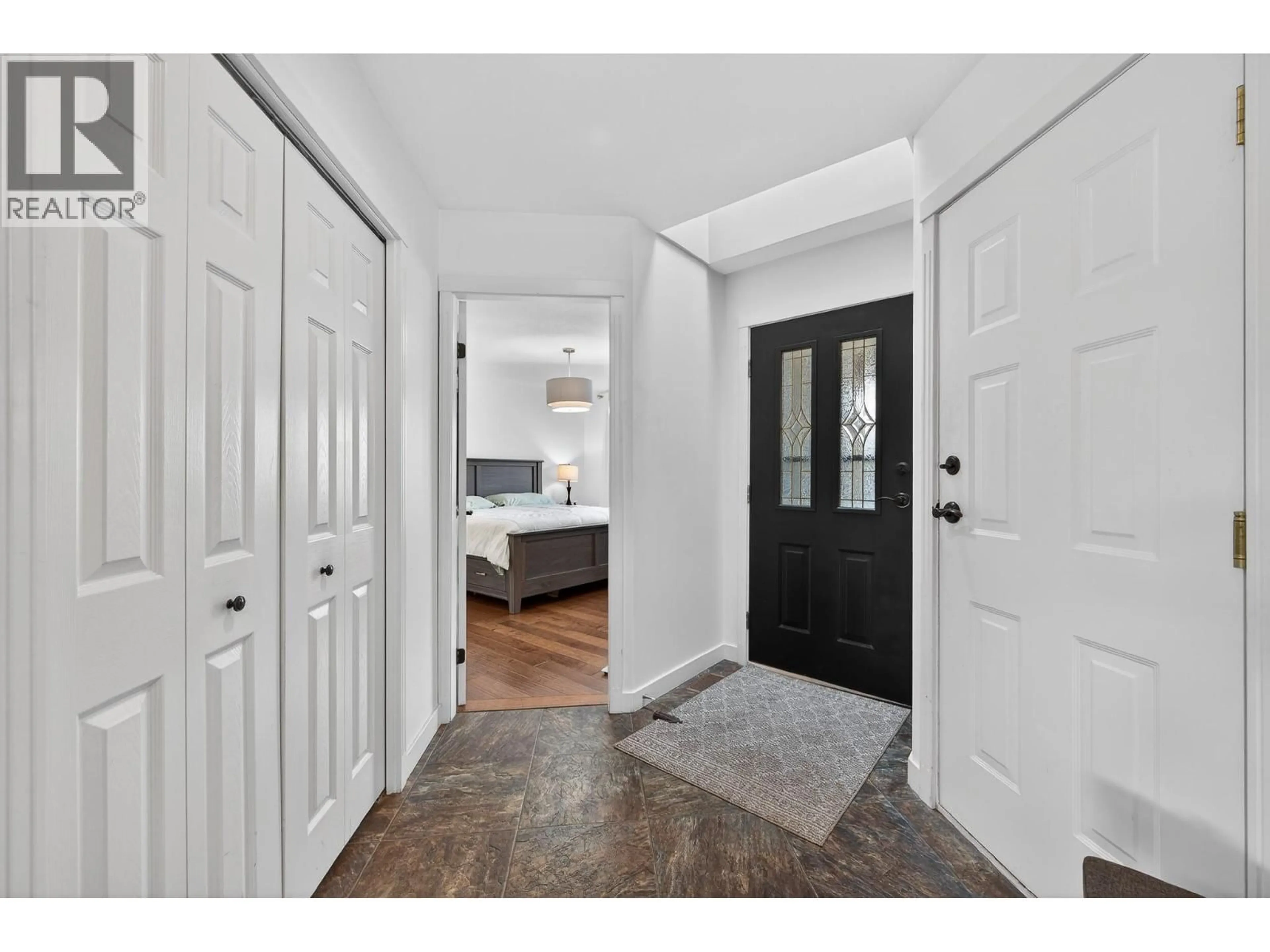 Indoor entryway for 5 - 1575 SPRINGHILL DRIVE, Kamloops British Columbia V2C2N9