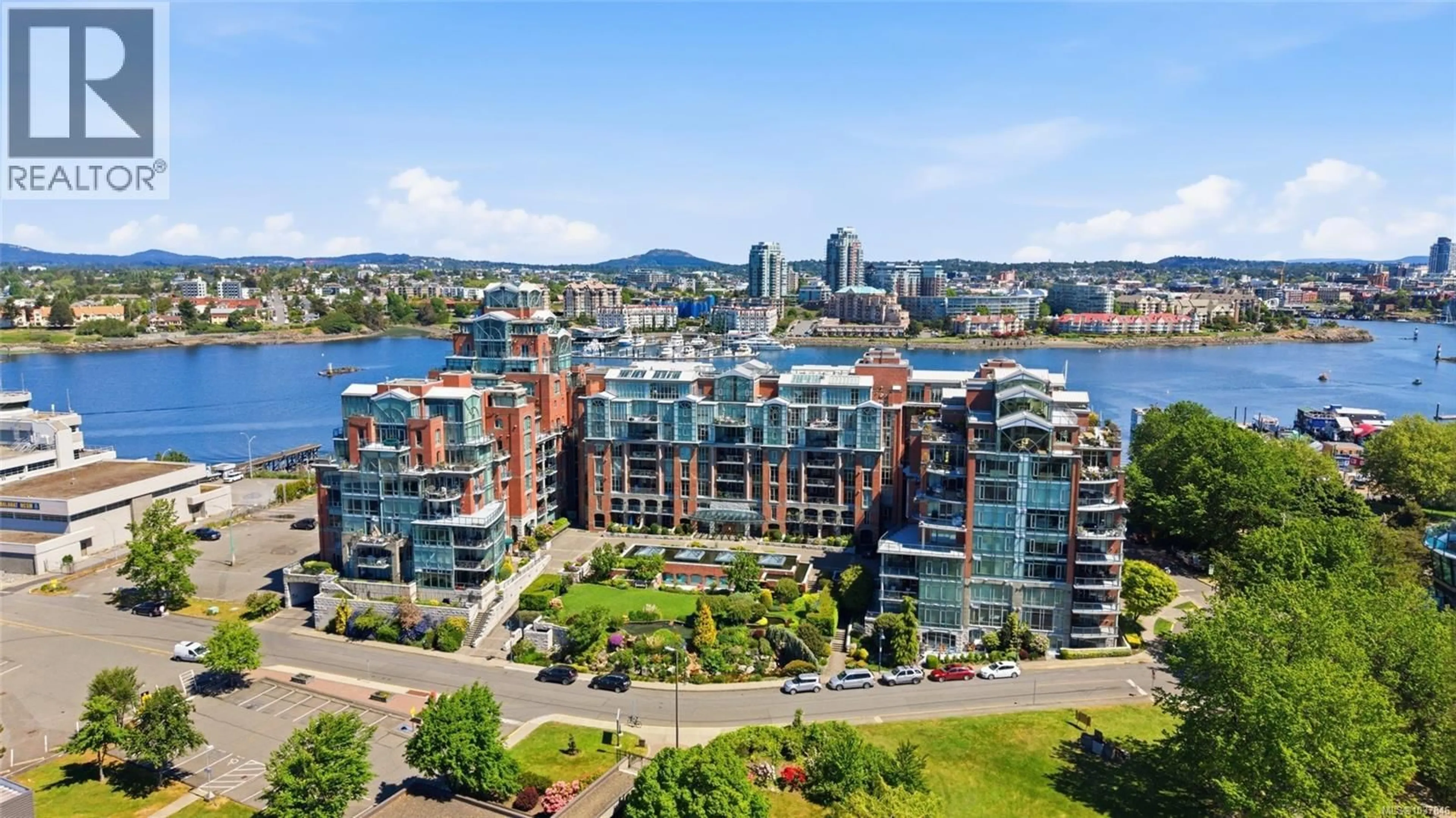 A pic from outside/outdoor area/front of a property/back of a property/a pic from drone, city buildings view from balcony for 414 - 21 DALLAS ROAD, Victoria British Columbia V8V4Z9