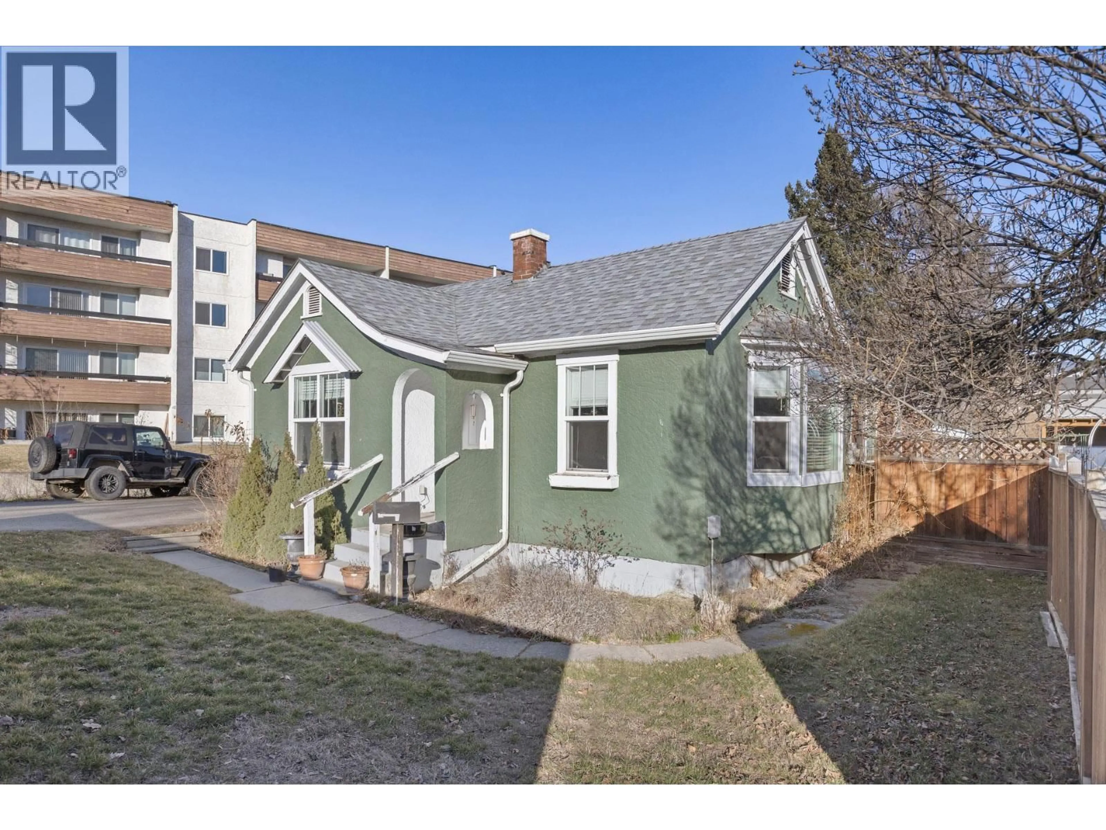 Unknown for 1981 GORDON DRIVE, Kelowna British Columbia V1Y3J1