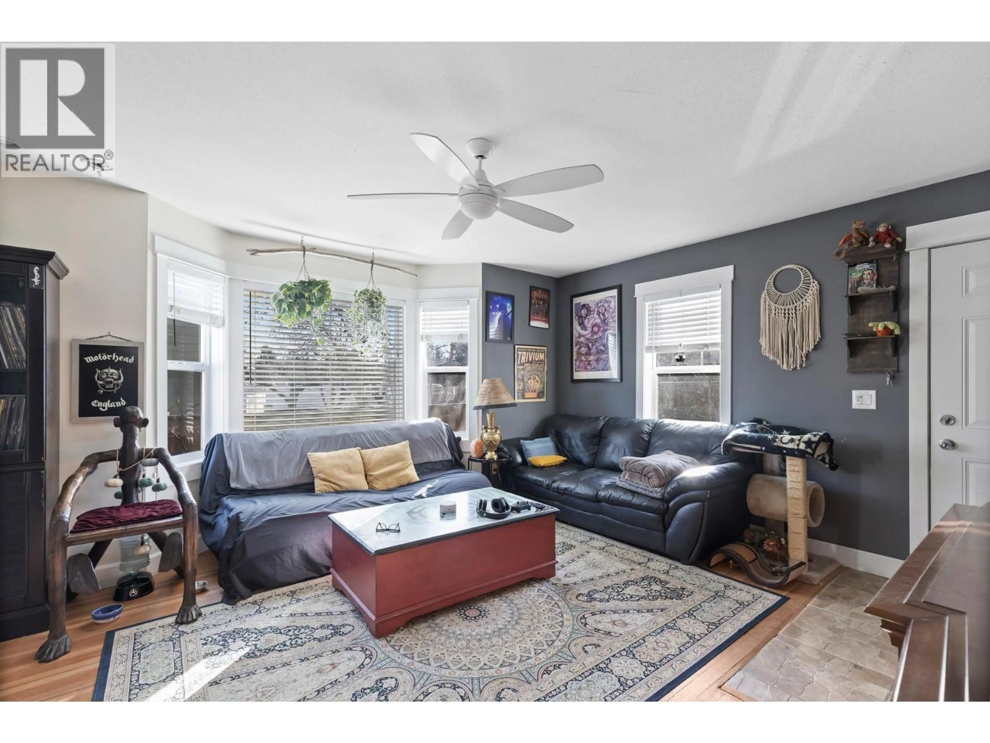 Living room with furniture, unknown for 1981 GORDON DRIVE, Kelowna British Columbia V1Y3J1