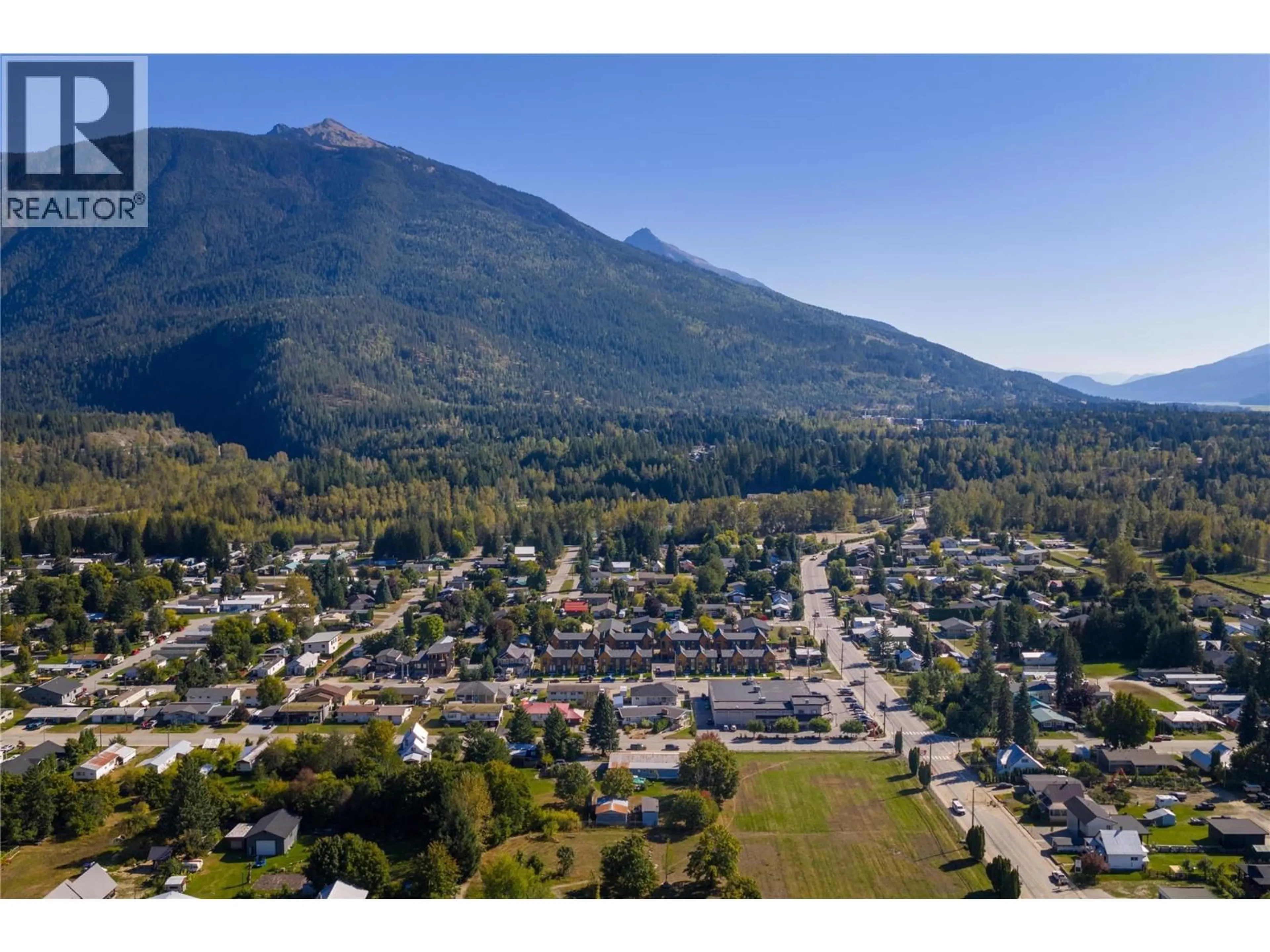 A pic from outside/outdoor area/front of a property/back of a property/a pic from drone, mountain view for 413 EDWARD STREET, Revelstoke British Columbia V0E2S0