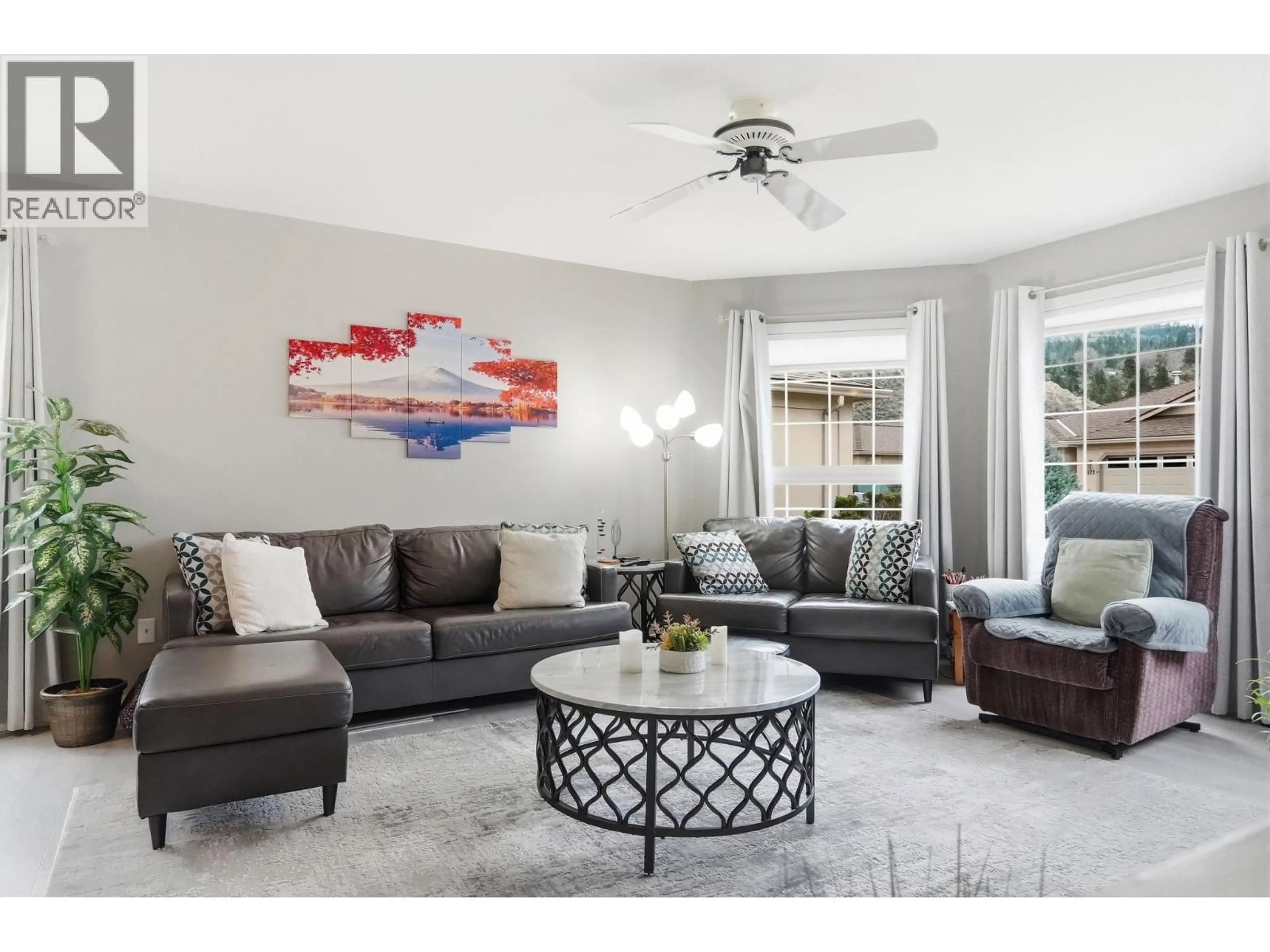 Living room with furniture, unknown for 122 - 3333 SOUTH MAIN STREET, Penticton British Columbia V2A8J8