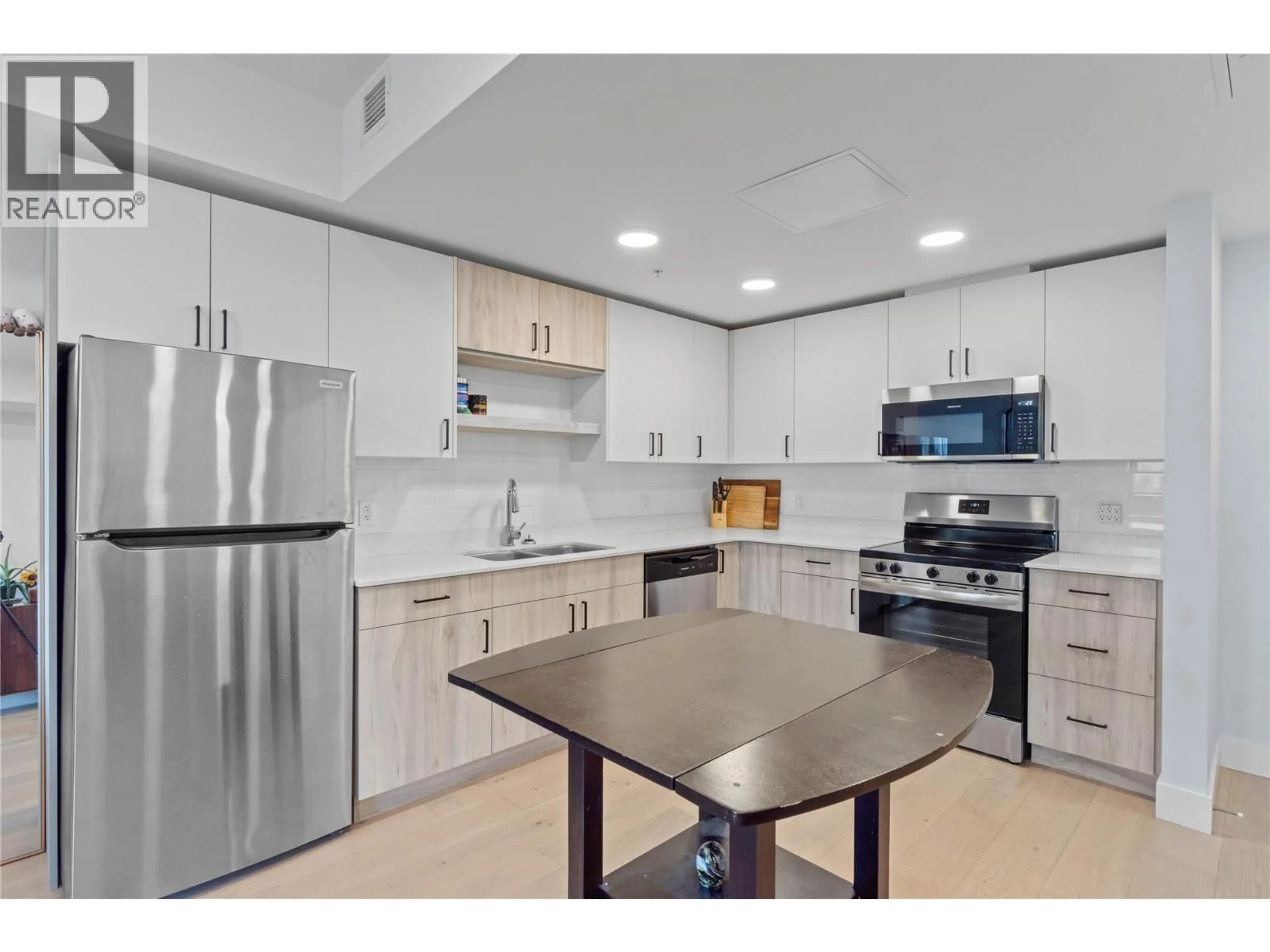 Standard kitchen, unknown for 307 - 215 ROYAL AVENUE, Kamloops British Columbia V2B0K6